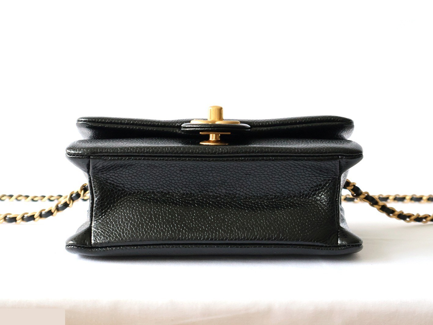 Caviar Skin 18 Chain Shoulder Bag, Black — view 5