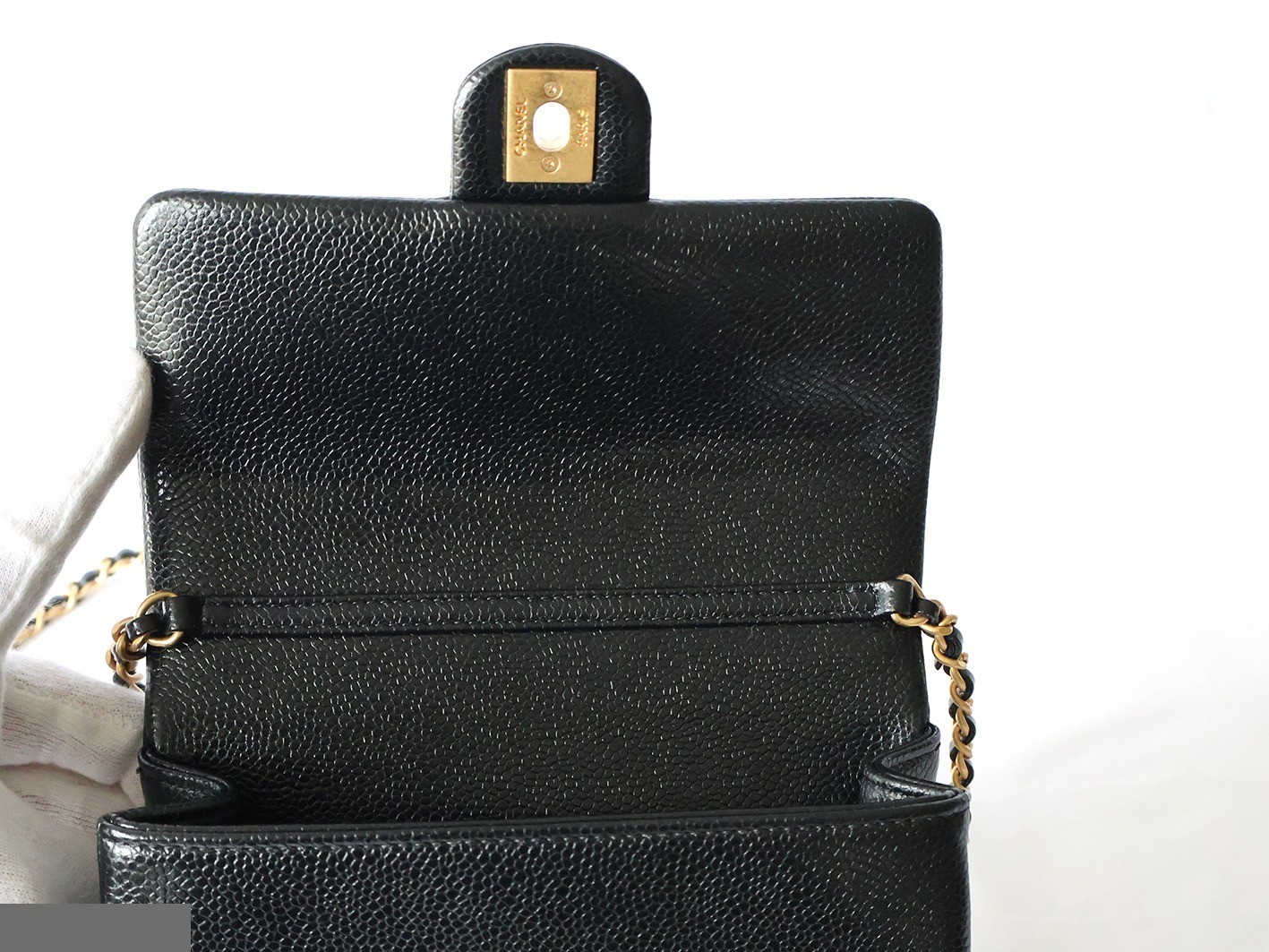 Caviar Skin 18 Chain Shoulder Bag, Black — view 10