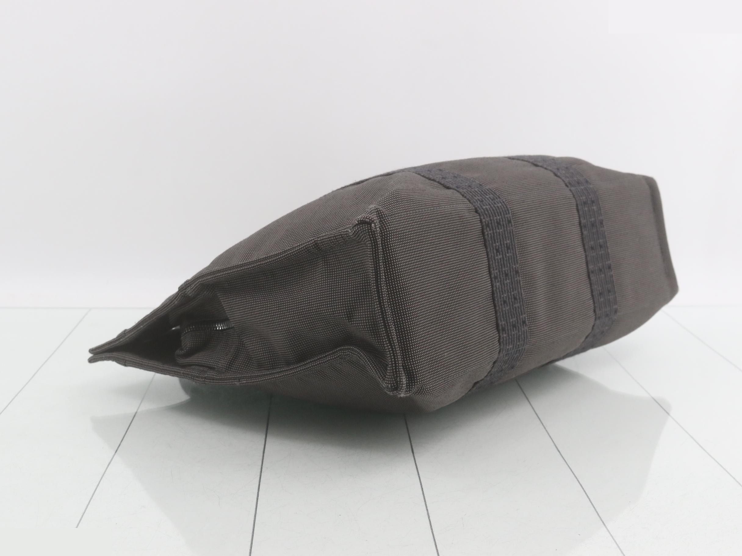 Aile Line Tote MM, Gray Canvas — view 5