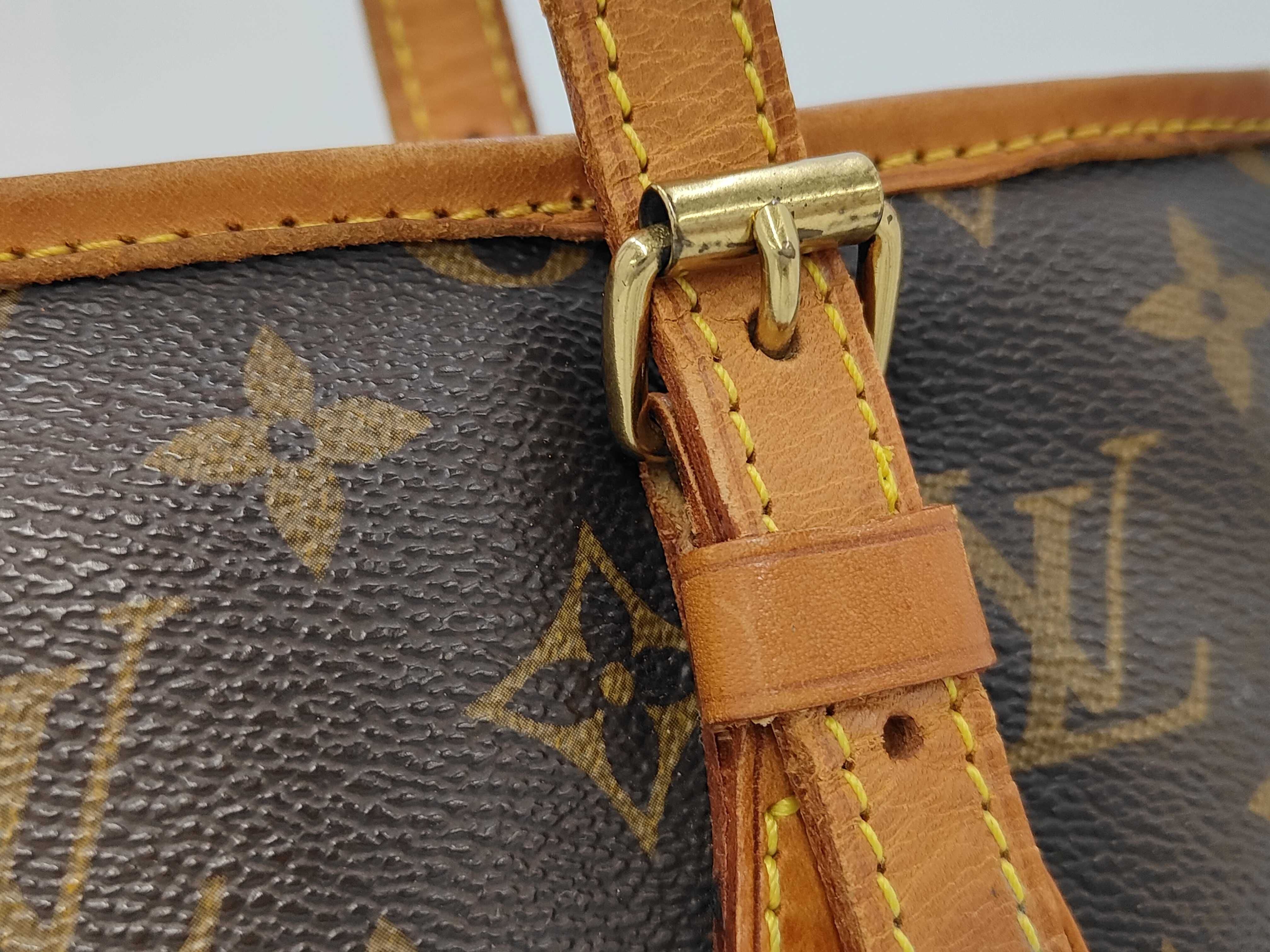 Monogram Bucket PM M42238 Tote Bag — view 3