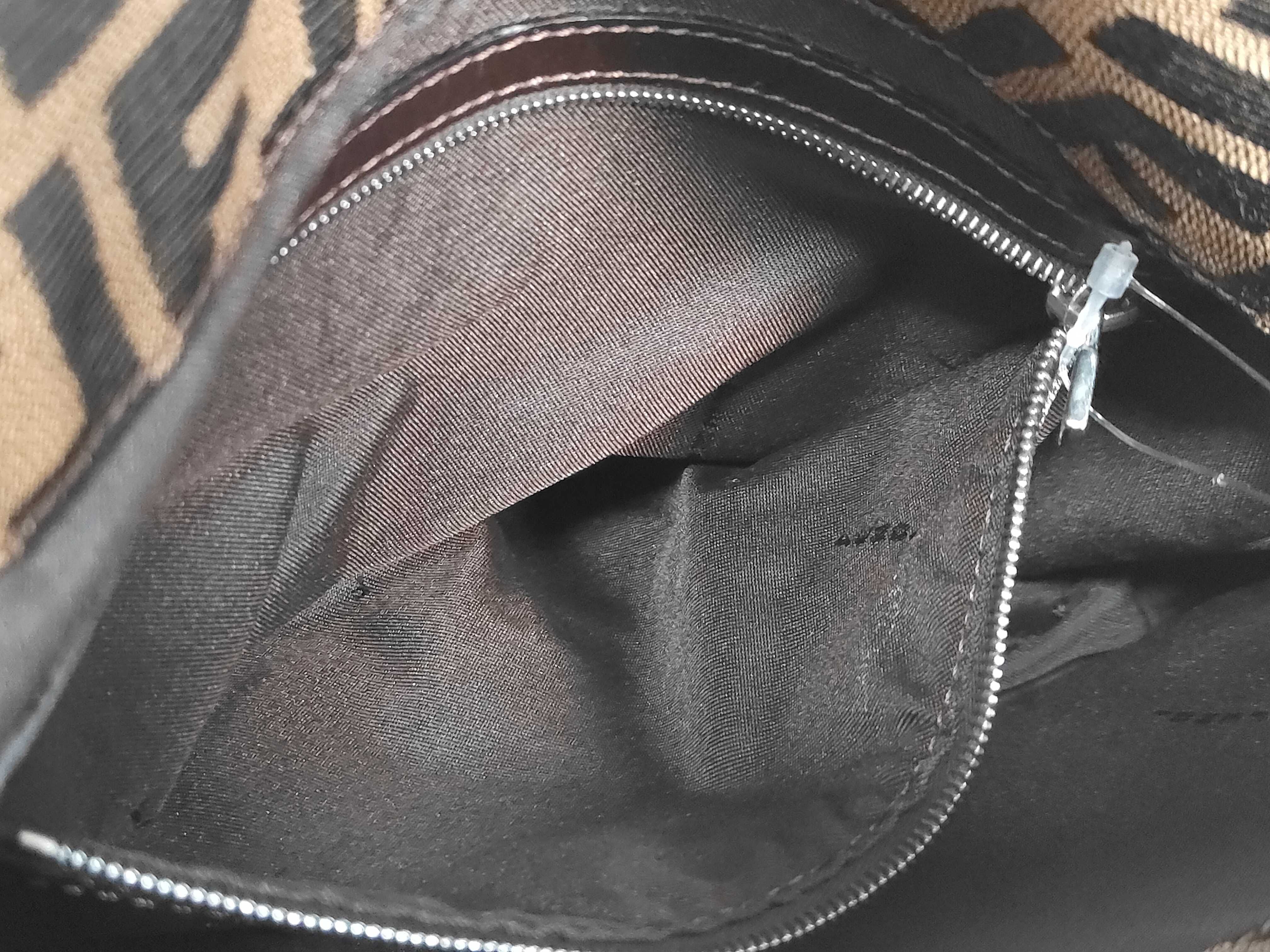 Zucca pattern Fendi Mamma Bucket Shoulder Bag — view 11