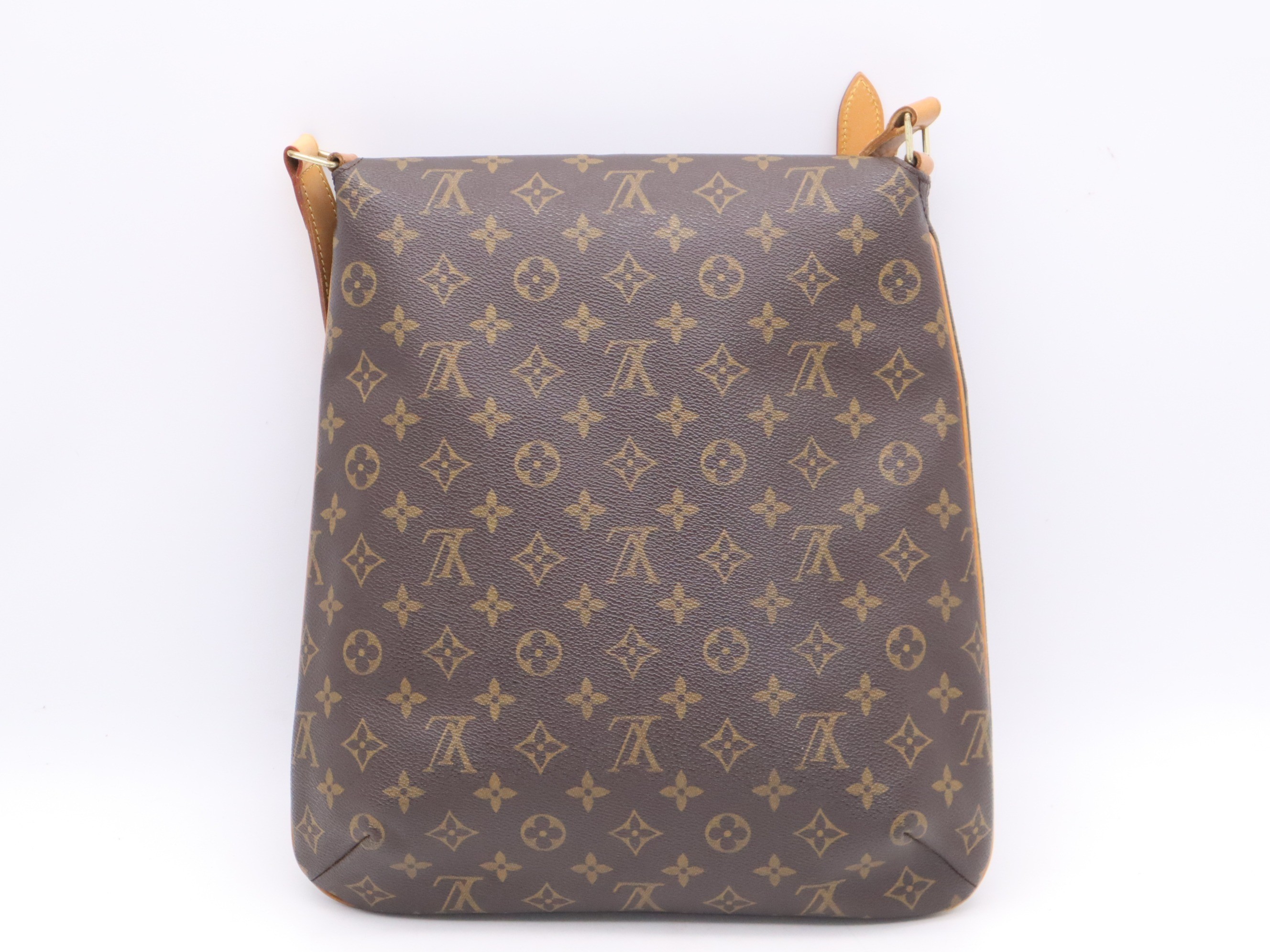 Musette — view 2