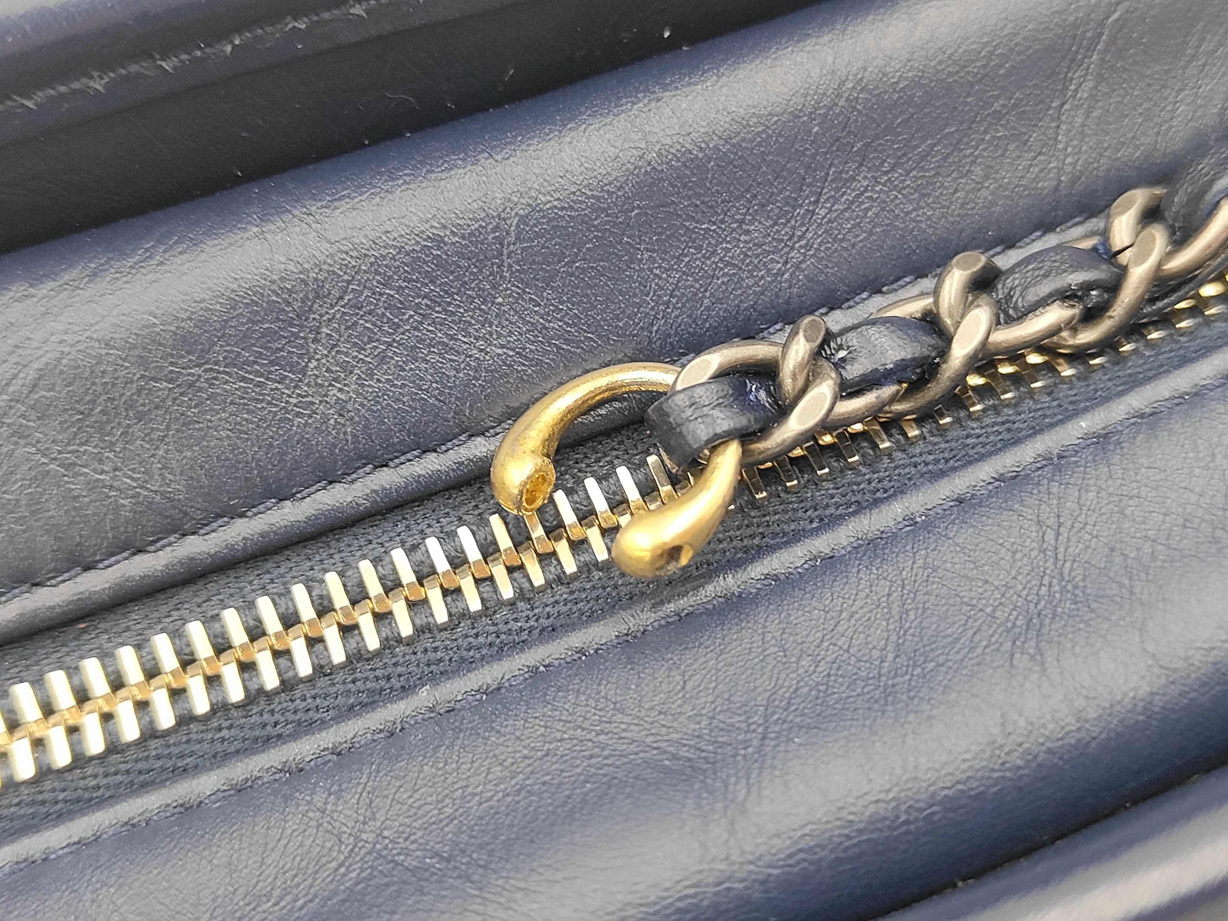 Gabrielle V-stitch Chevron Calfskin Shoulder Bag (Serial Number 29) — view 11