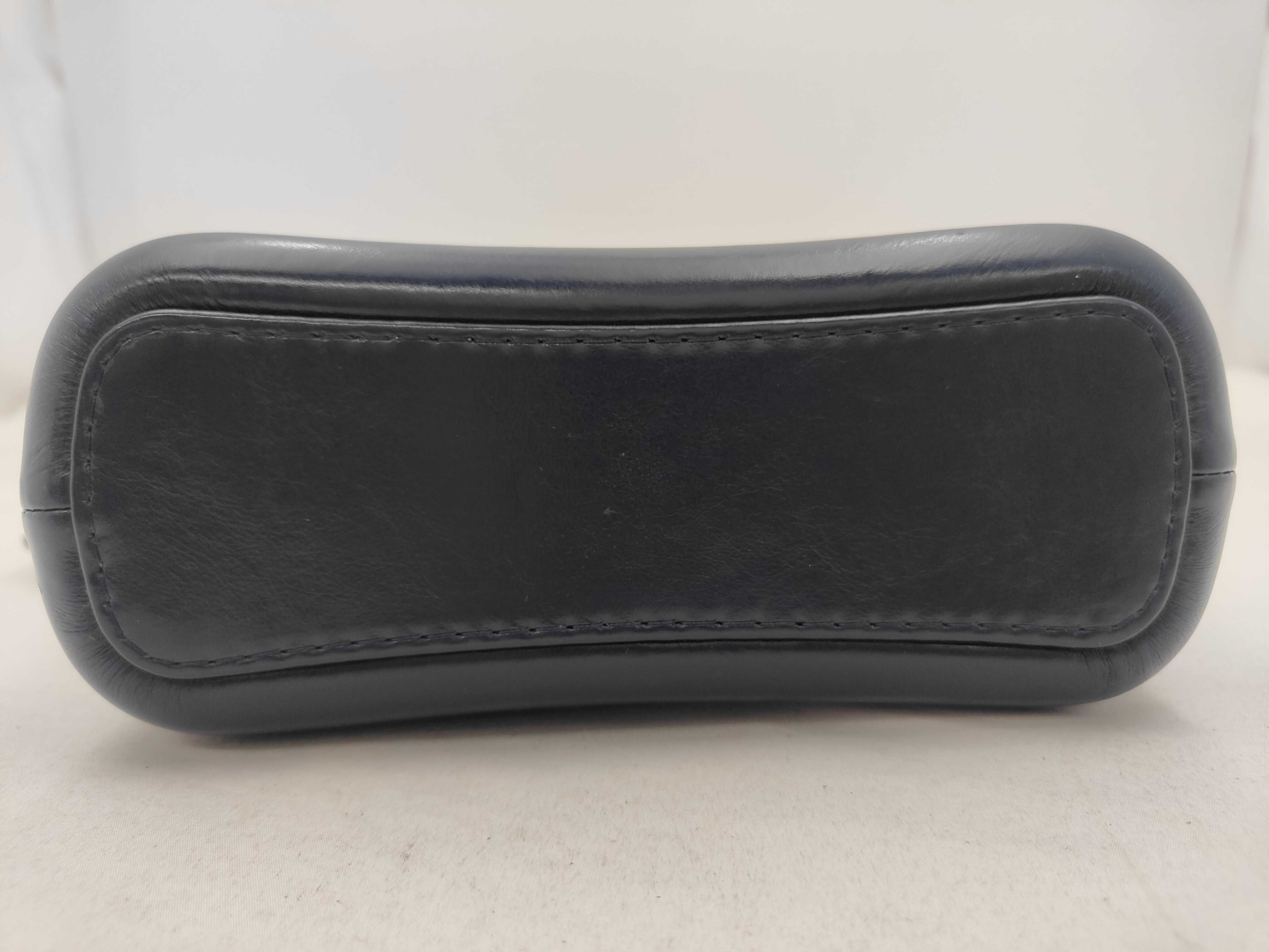 Gabrielle V-stitch Chevron Calfskin Shoulder Bag (Serial Number 29) — view 7