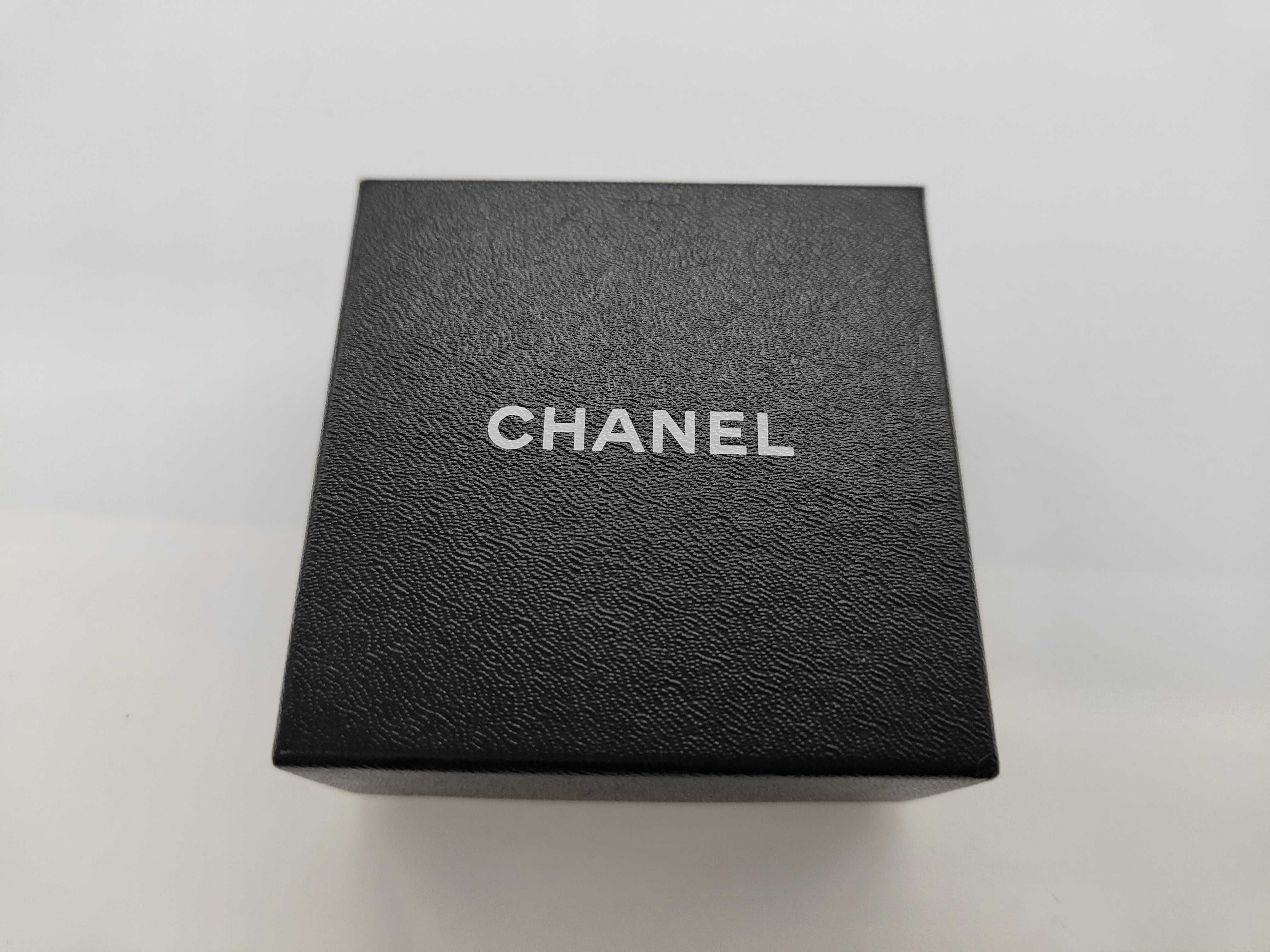 Brooch (with box), Quilted design, Medium size. — view 6