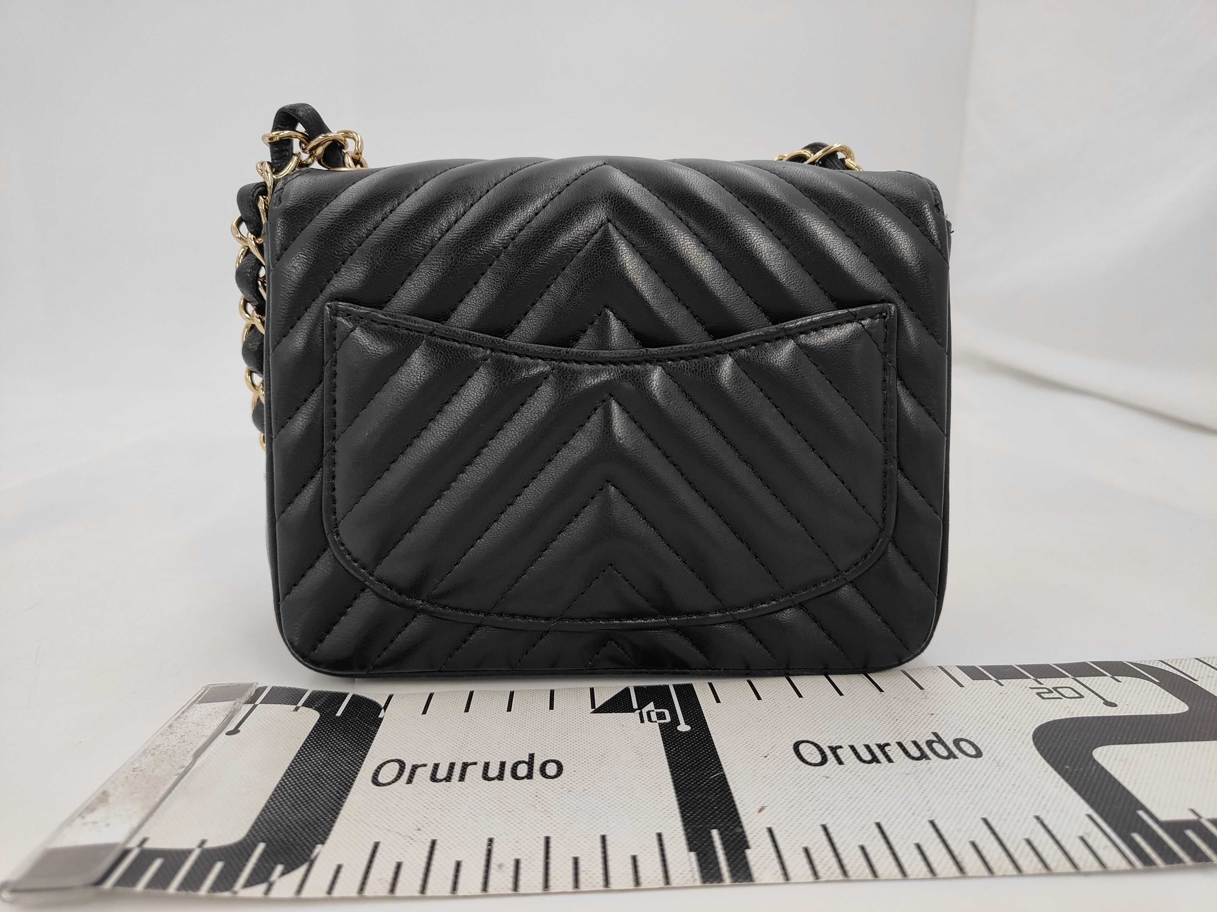V-stitch chain shoulder bag, black shoulder bag — view 2