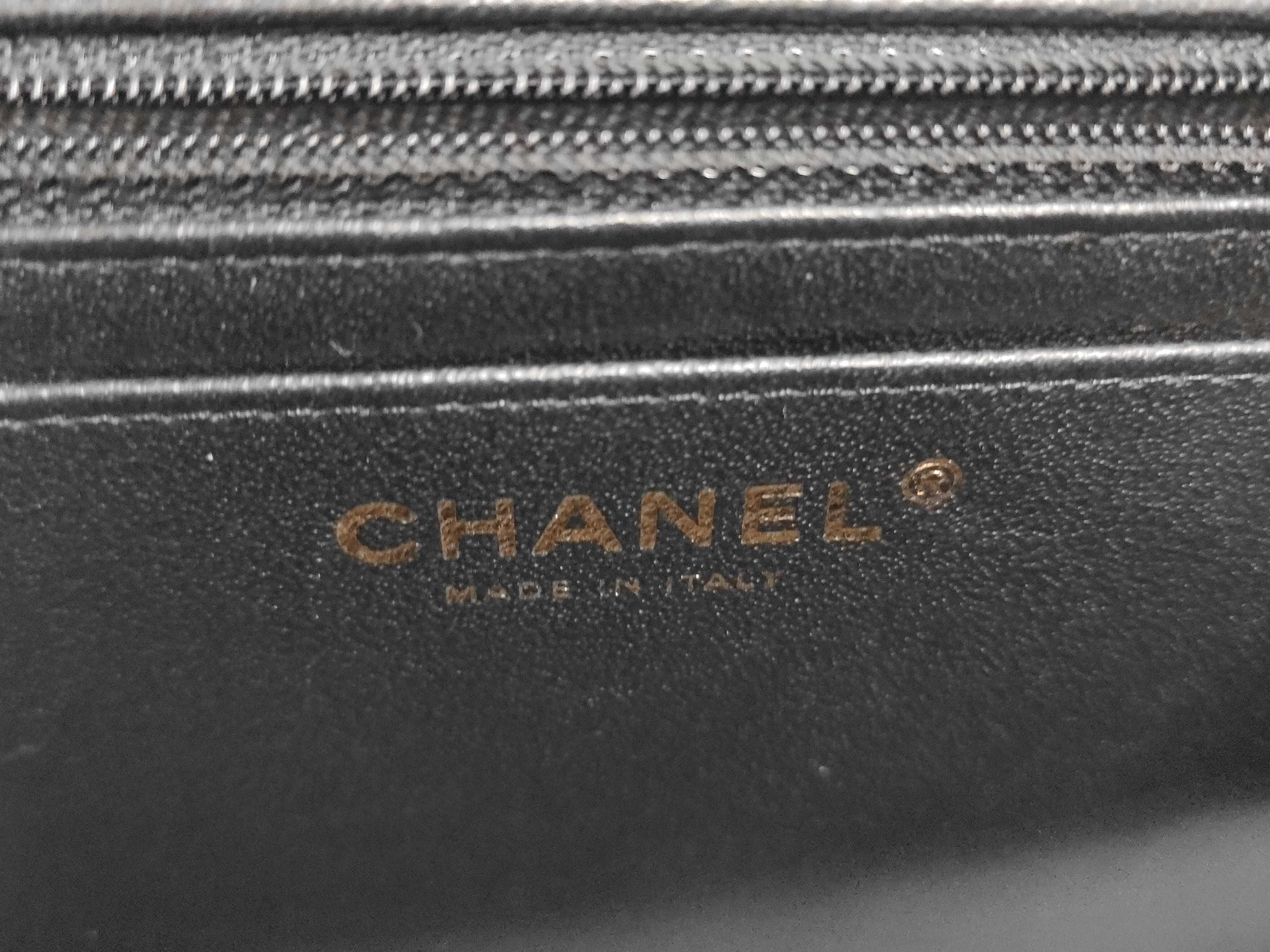 V-stitch chain shoulder bag, black shoulder bag — view 11