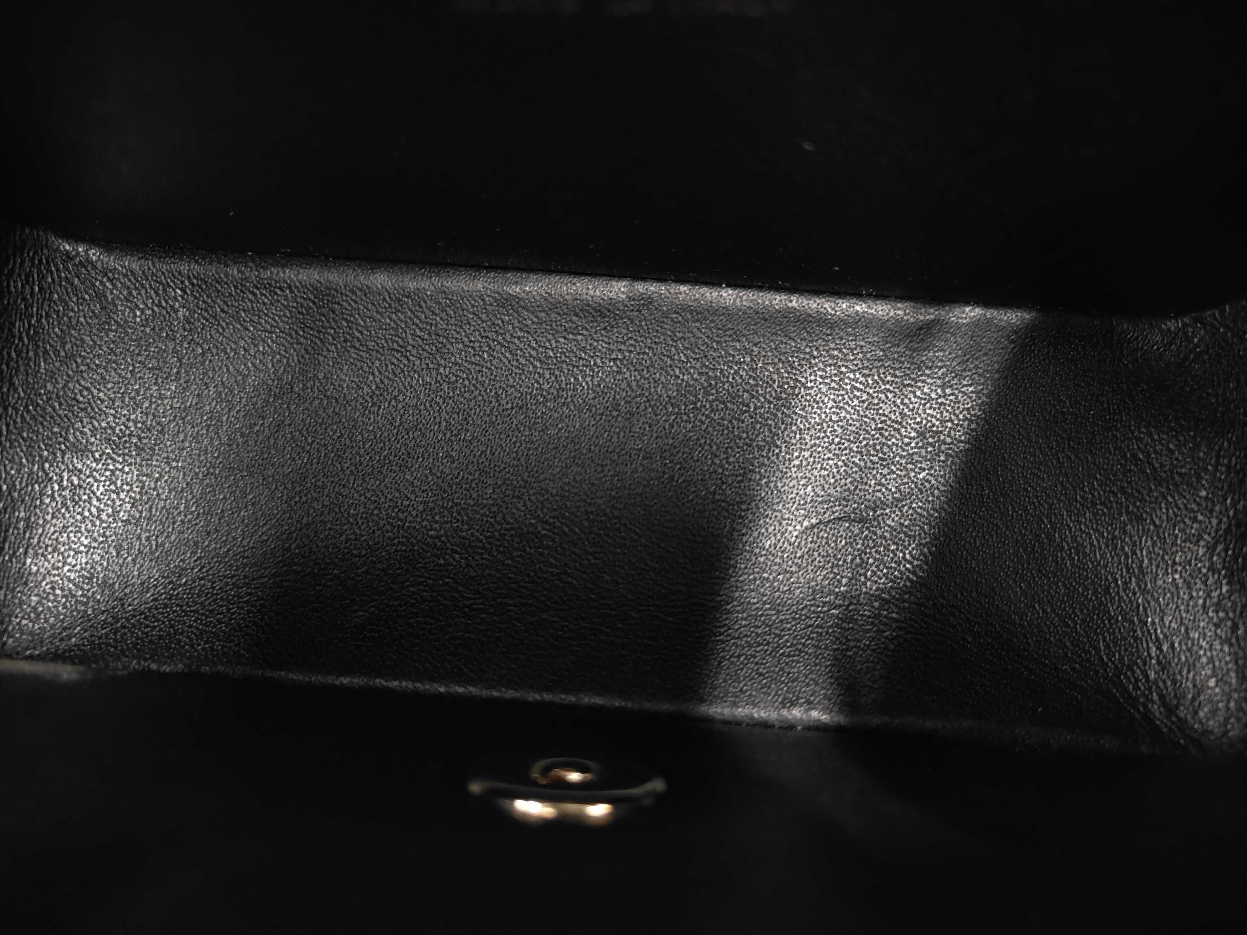 V-stitch chain shoulder bag, black shoulder bag — view 12