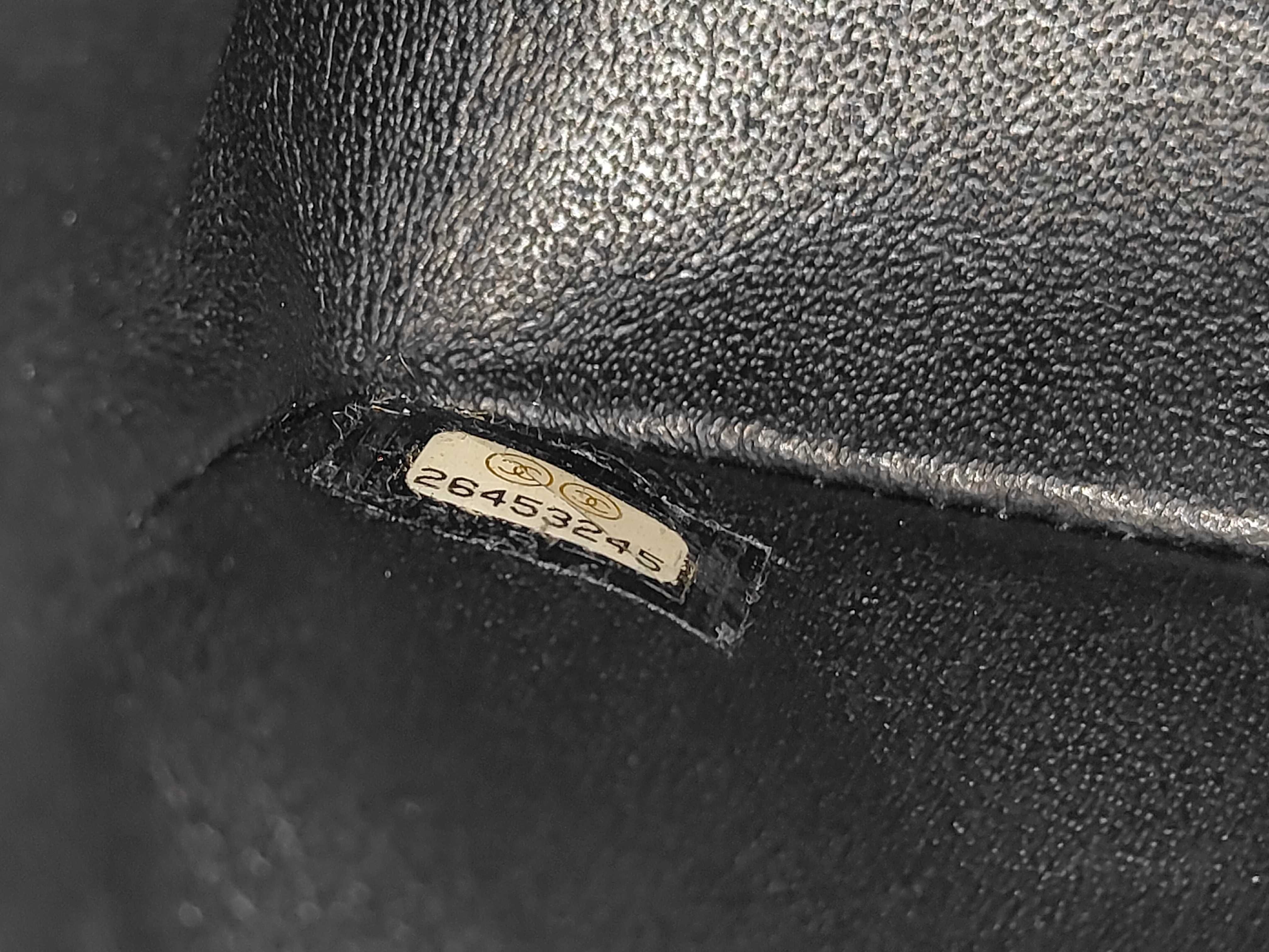V-stitch chain shoulder bag, black shoulder bag — view 13
