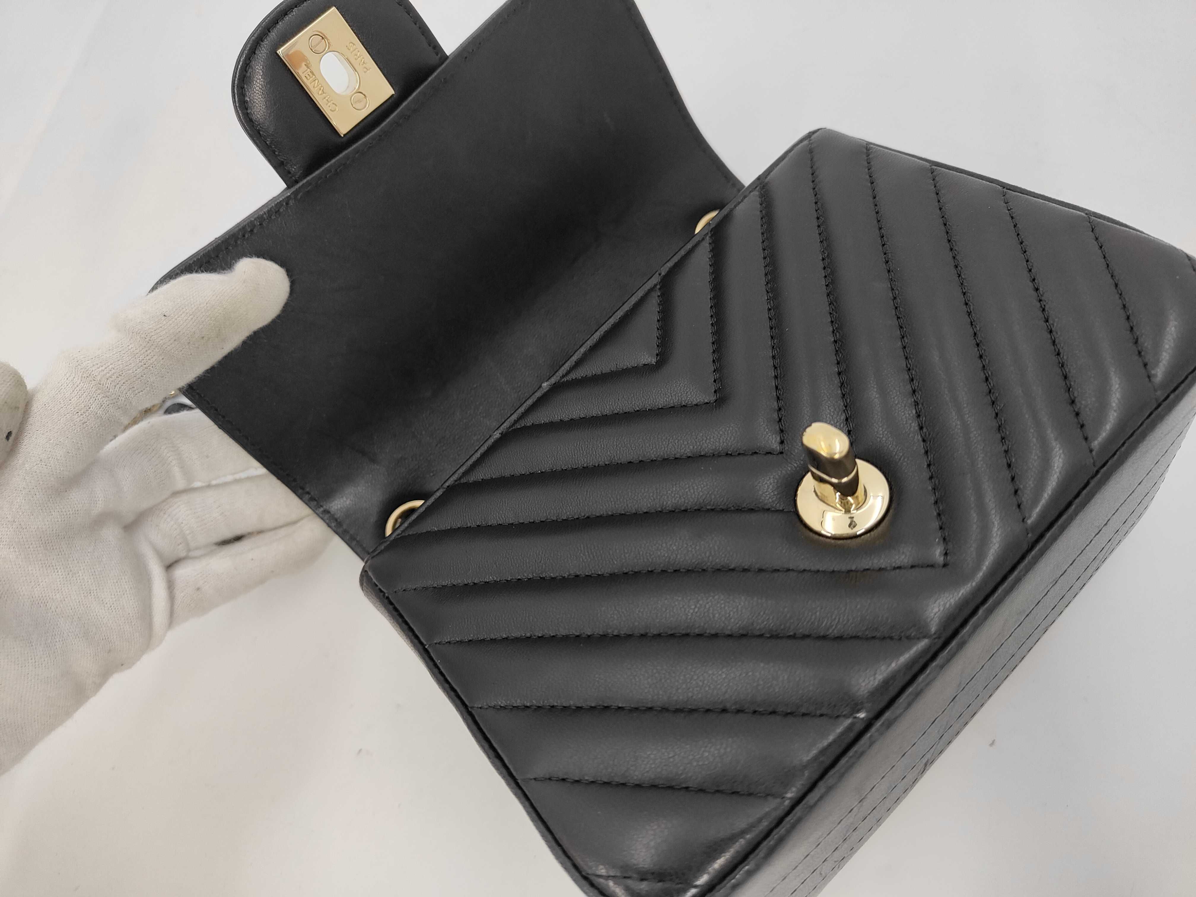 V-stitch chain shoulder bag, black shoulder bag — view 8