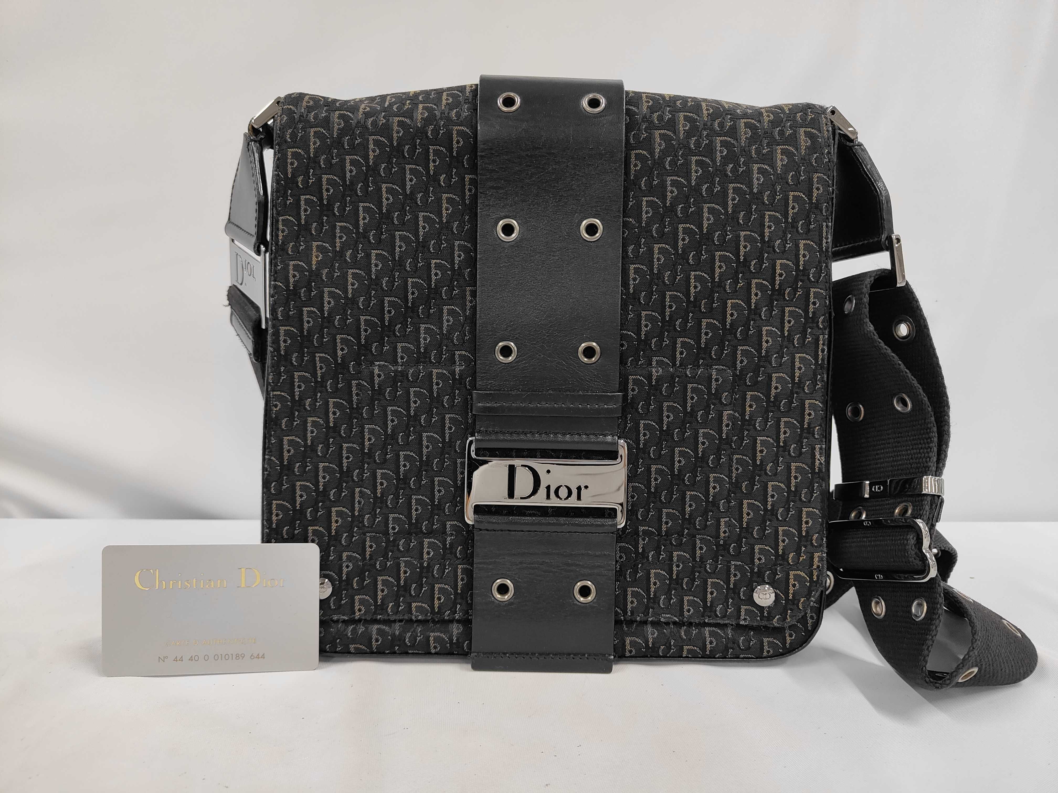 Trotter Street Classic Black Shoulder Bag