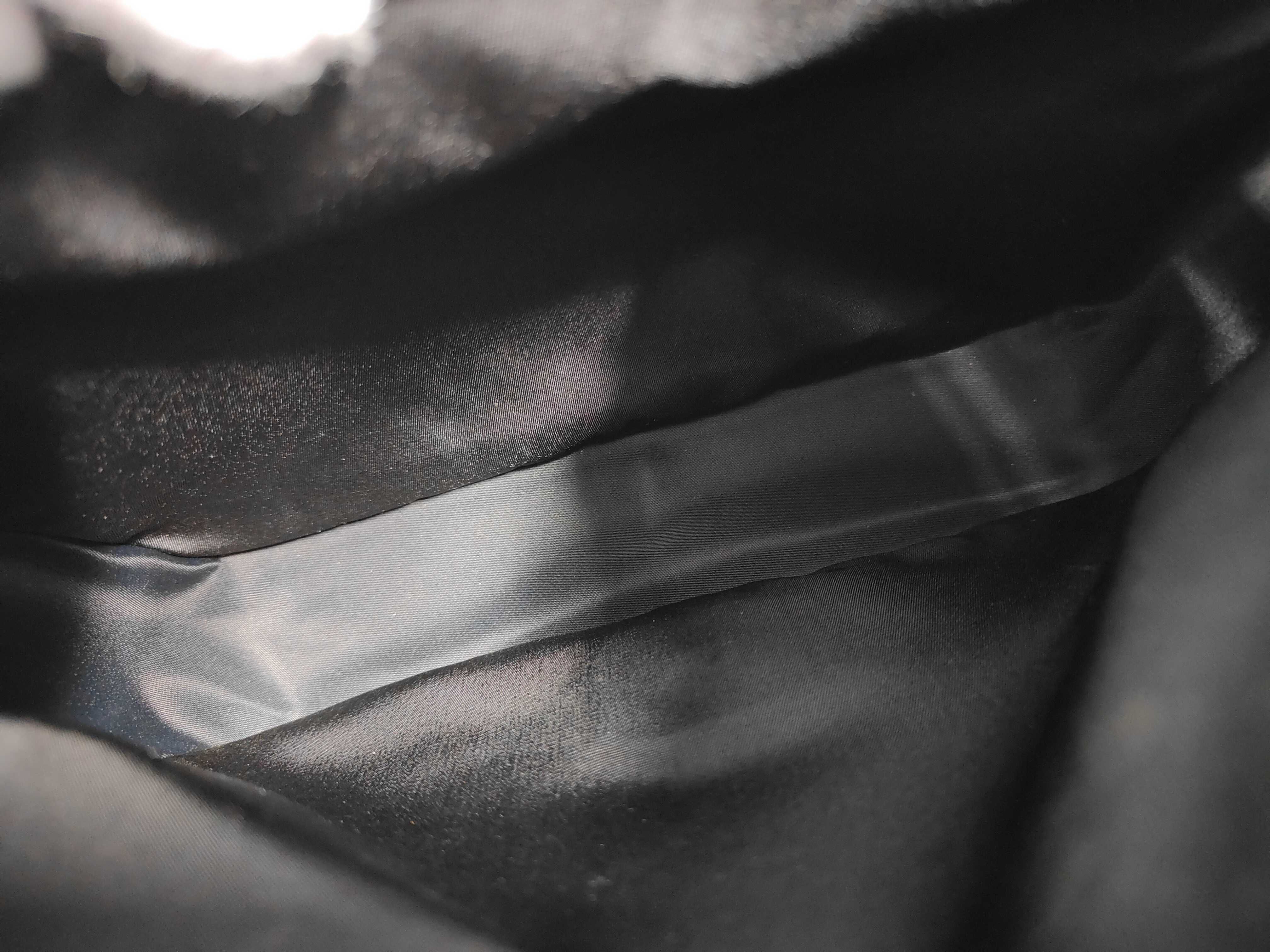 Trotter Street Classic Black Shoulder Bag — view 9