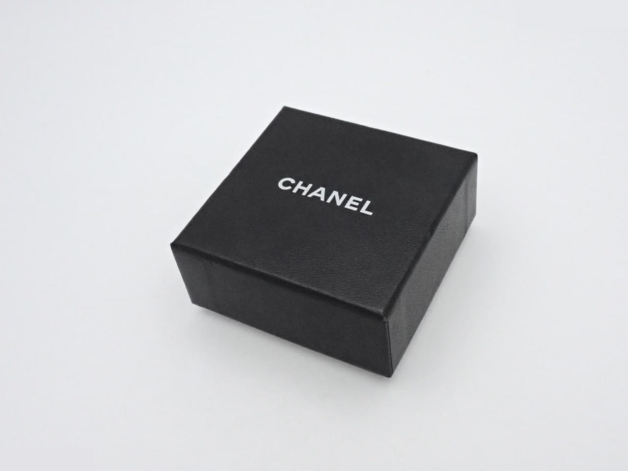 Coco Mark Clover Clear Earrings (Clear x Black) — view 4