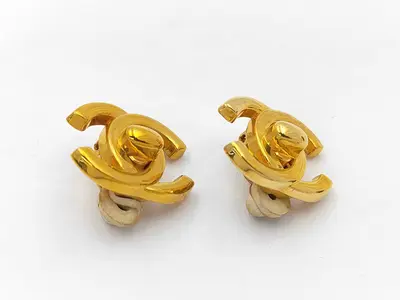 earrings with box, featuring the Coco Mark (turn-lock) design.
