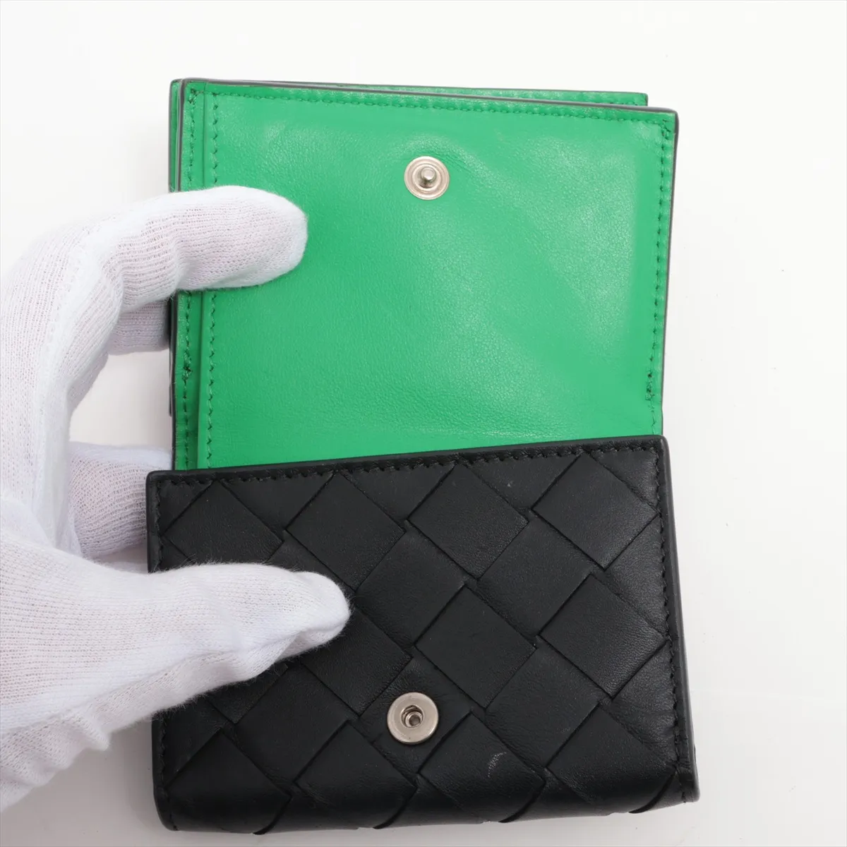 Intrecciato Leather Compact Wallet Black x Green — view 4