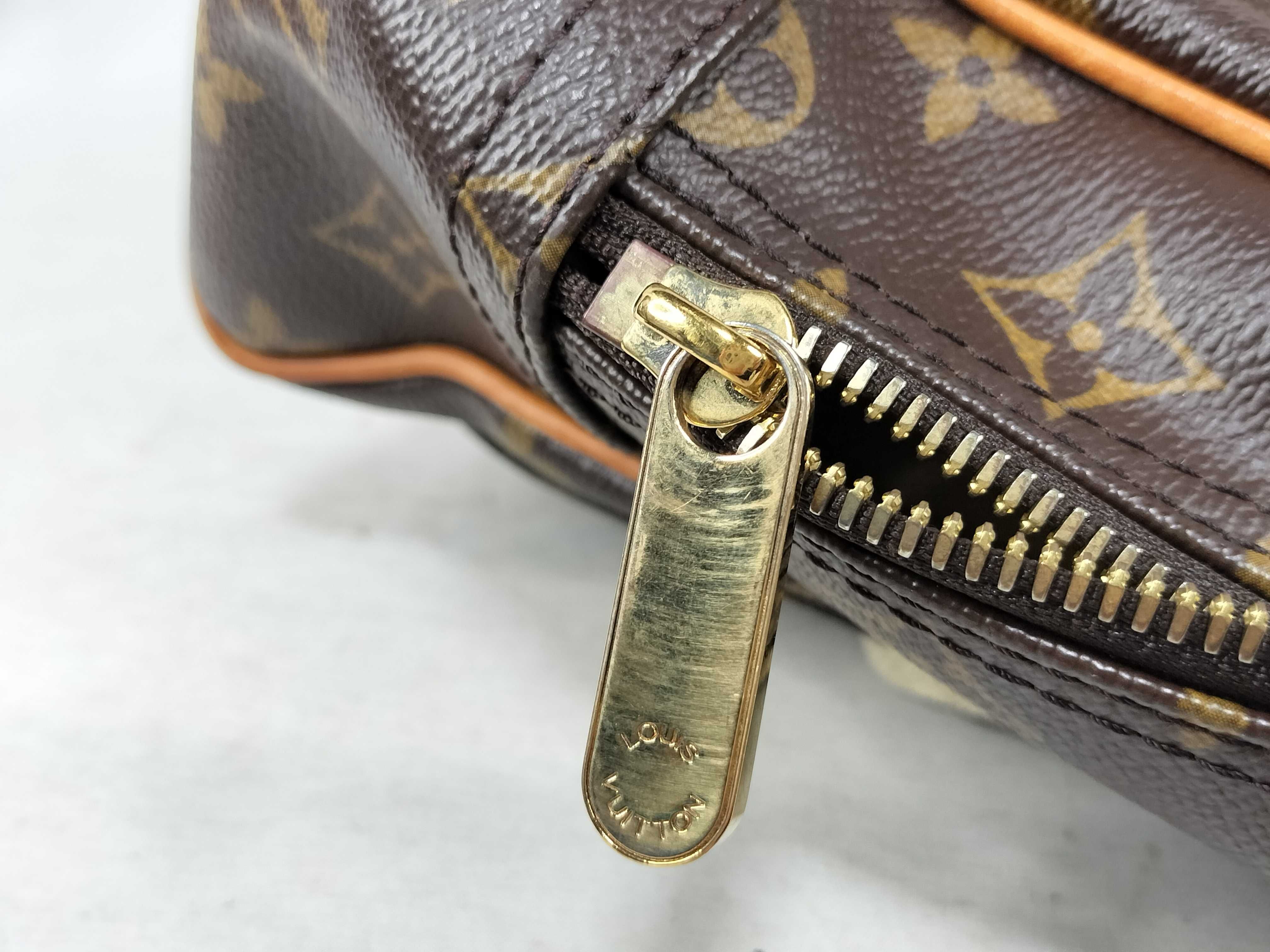 Monogram Manhattan GM M40025 Brown Handbag — view 15