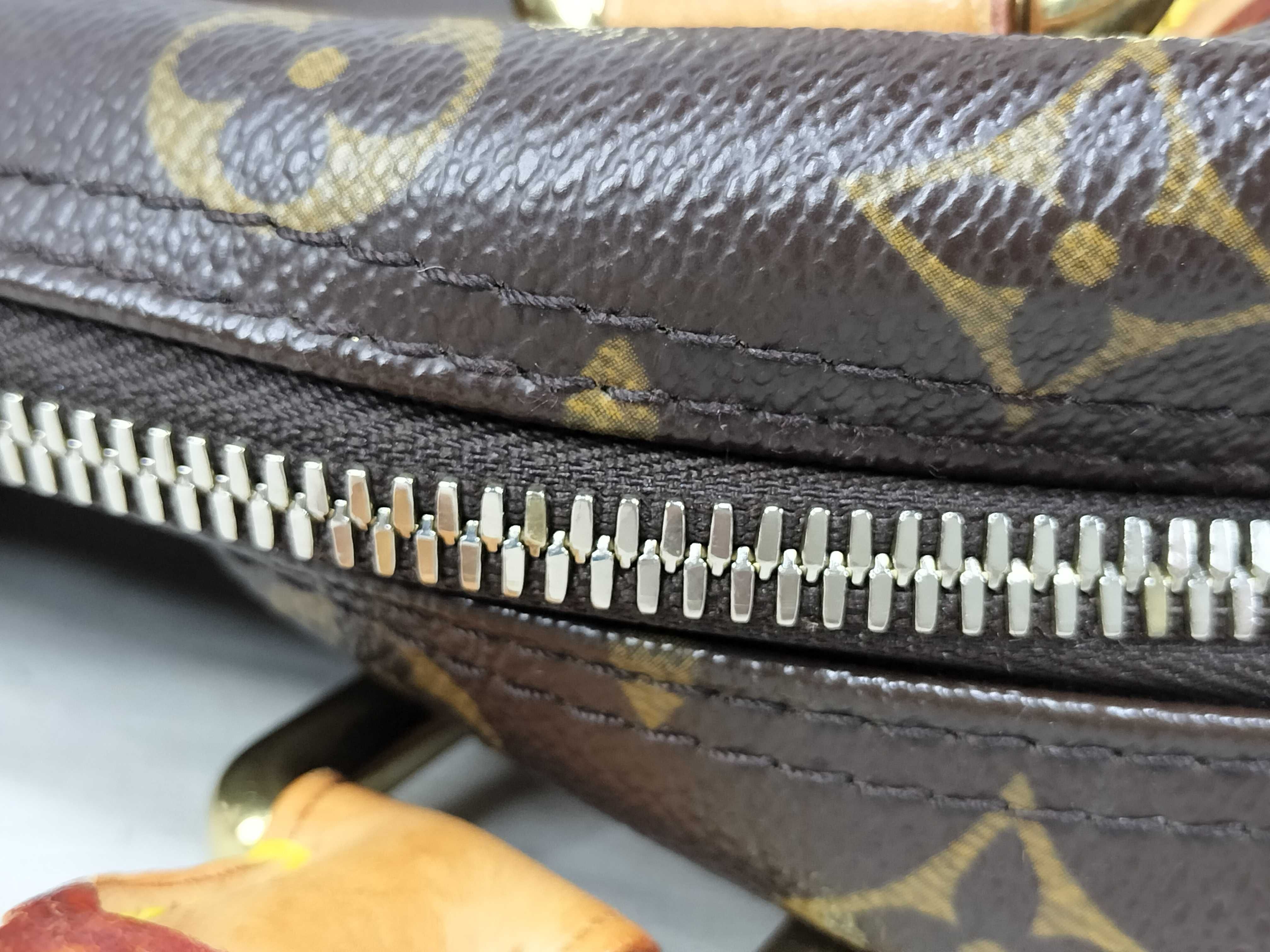 Monogram Manhattan GM M40025 Brown Handbag — view 6