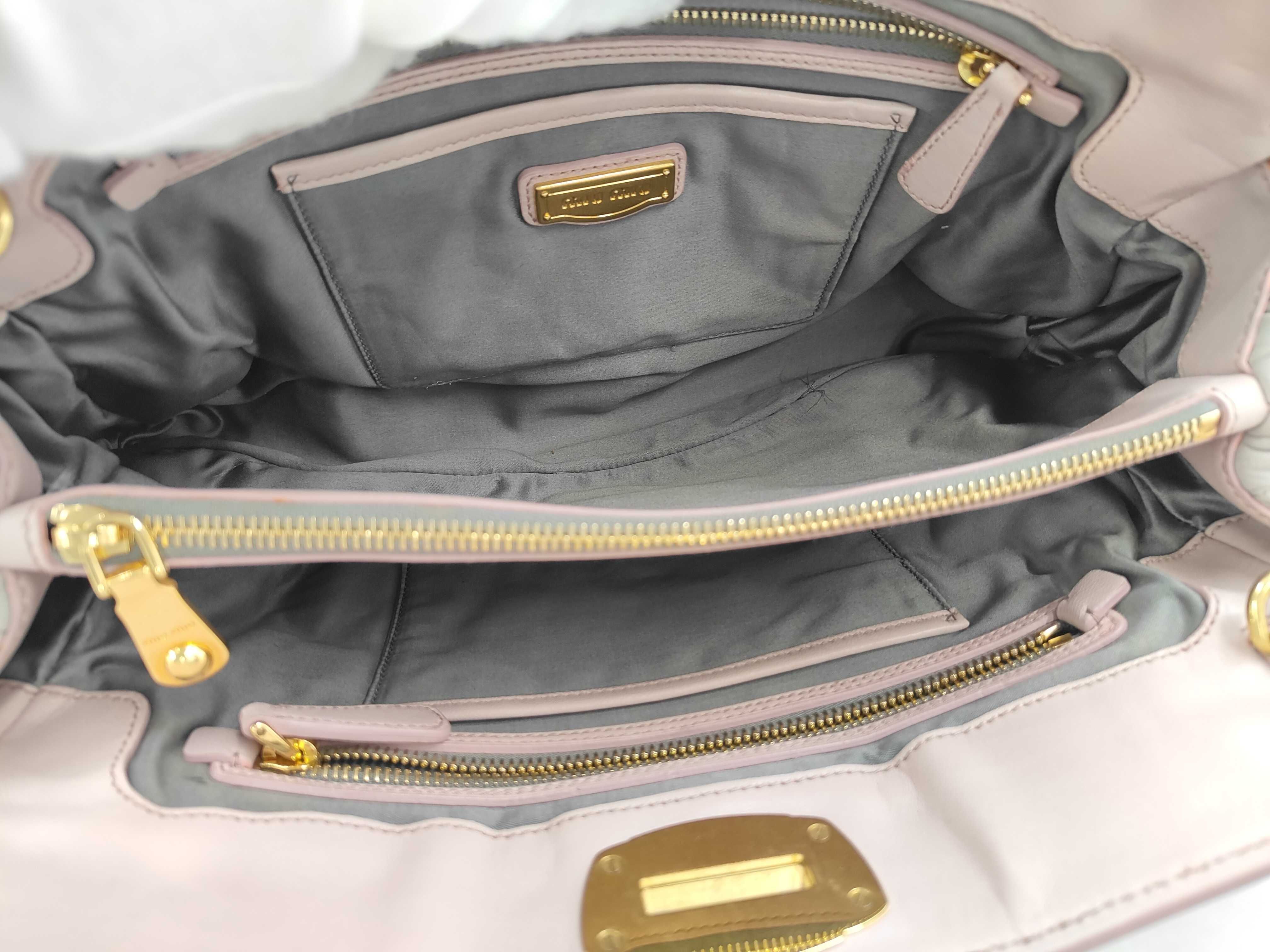 Matelassé Shoulder Bag, Turnlock Closure, Gray — view 7
