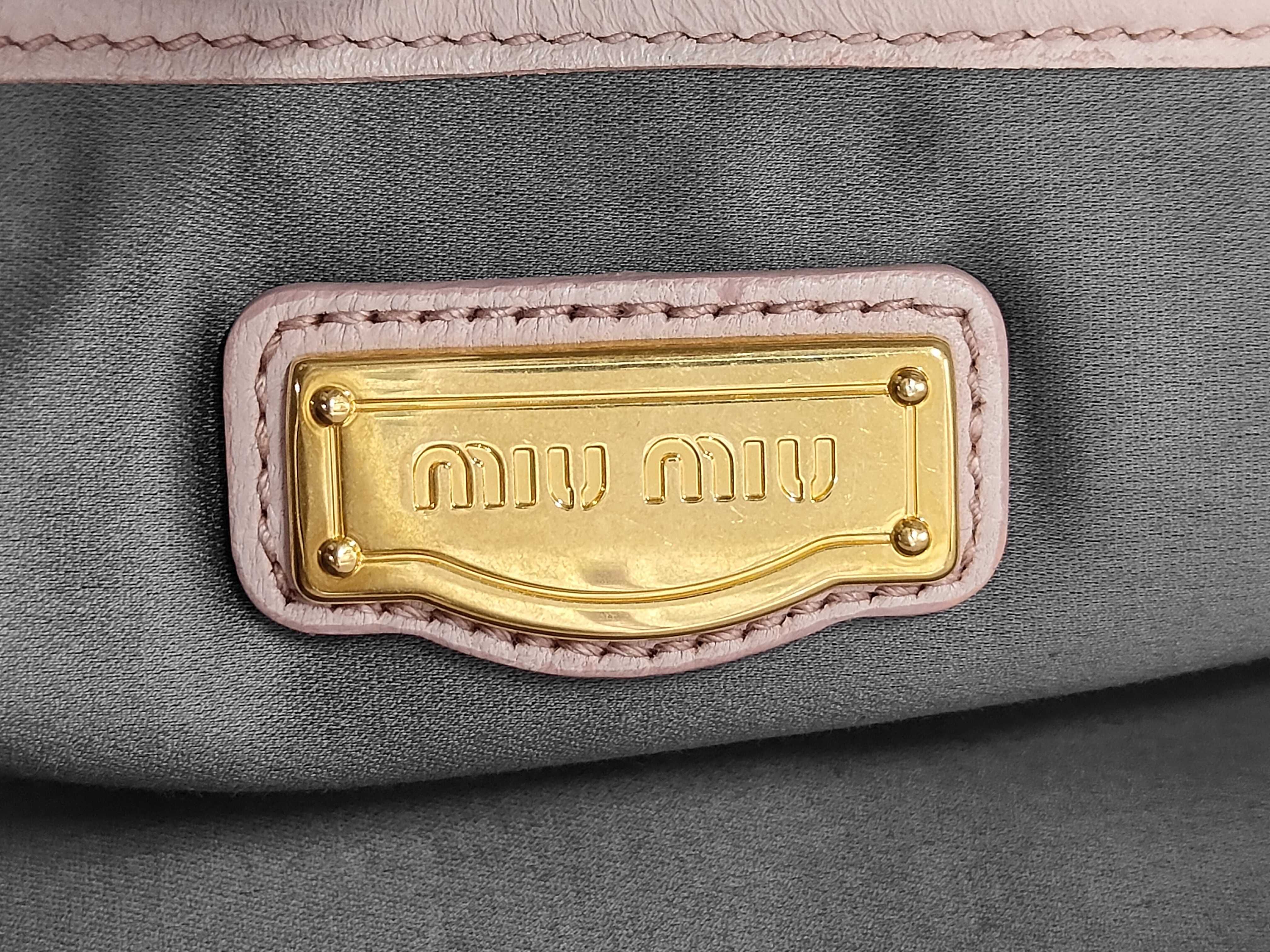 Matelassé Shoulder Bag, Turnlock Closure, Gray — view 9