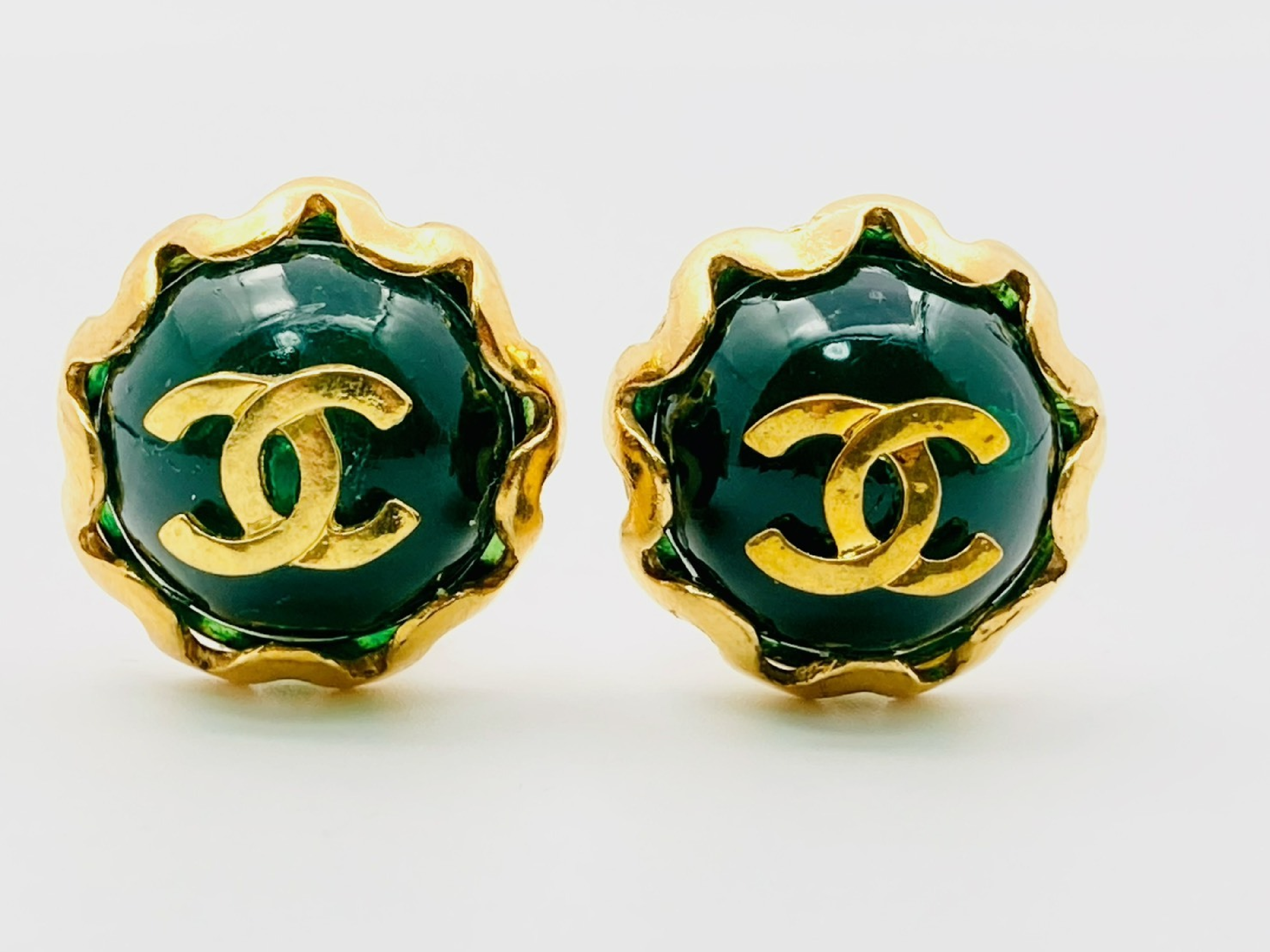 Coco Mark Color Stone Round Earrings 95P Green x Gold Earrings