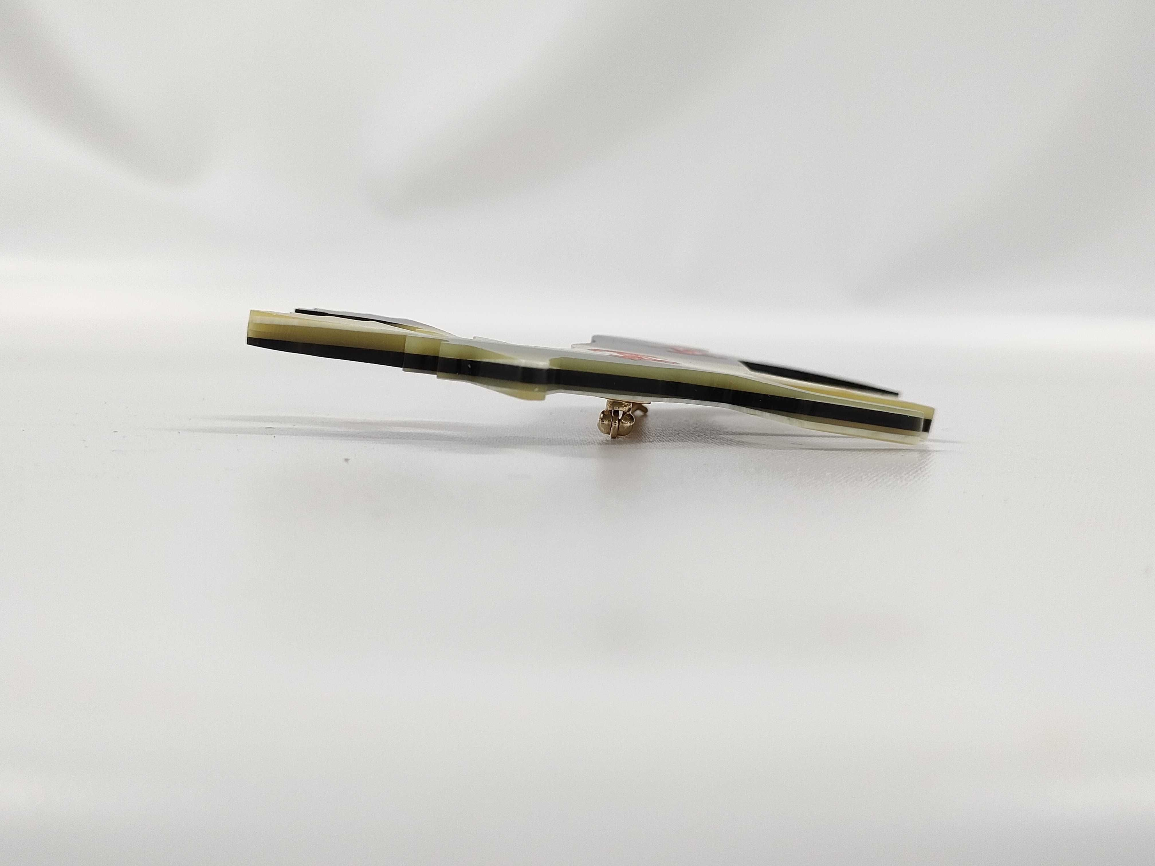 brooch — view 5
