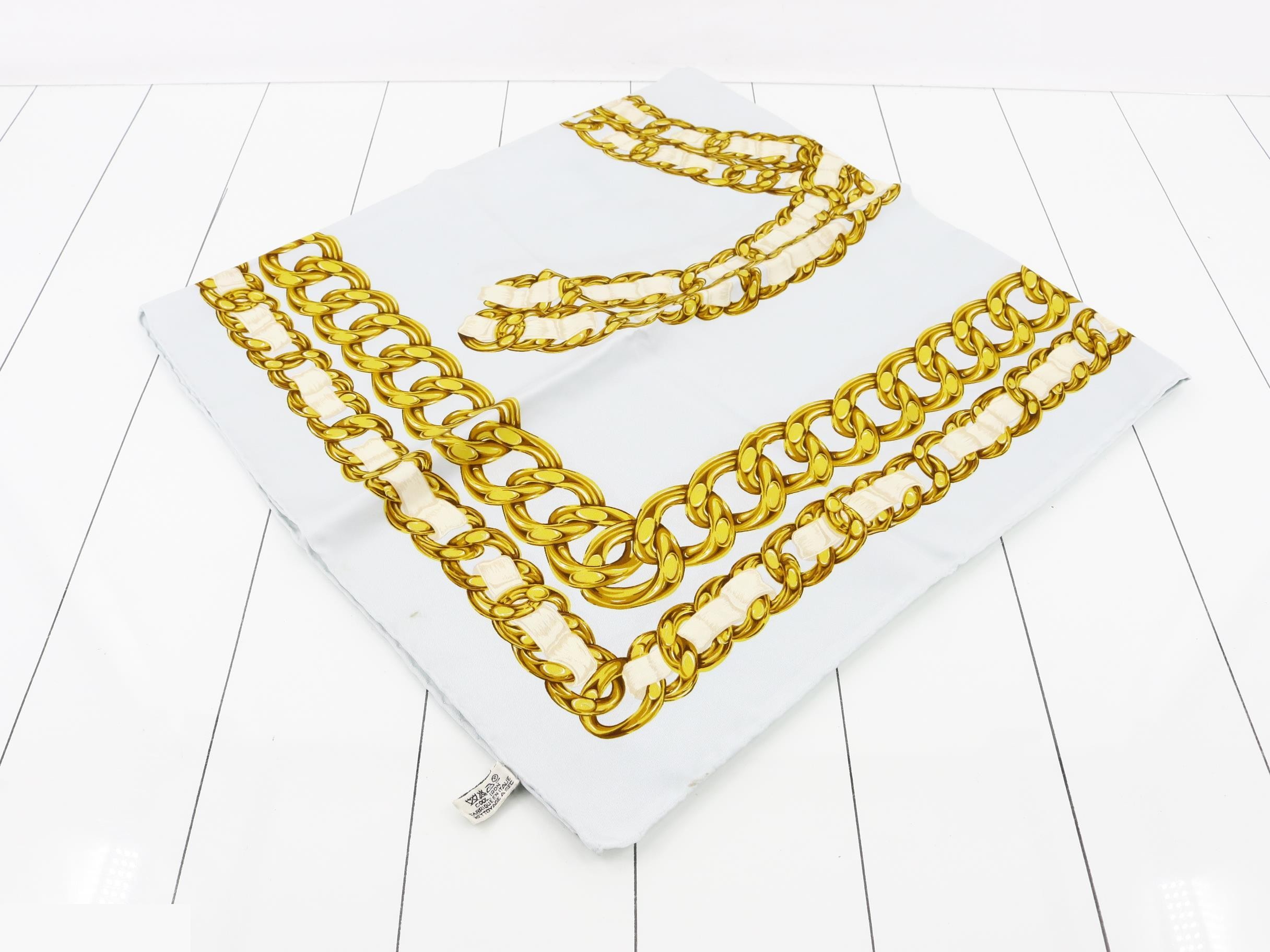 Other lines: Small items, accessories, scarves — view 2