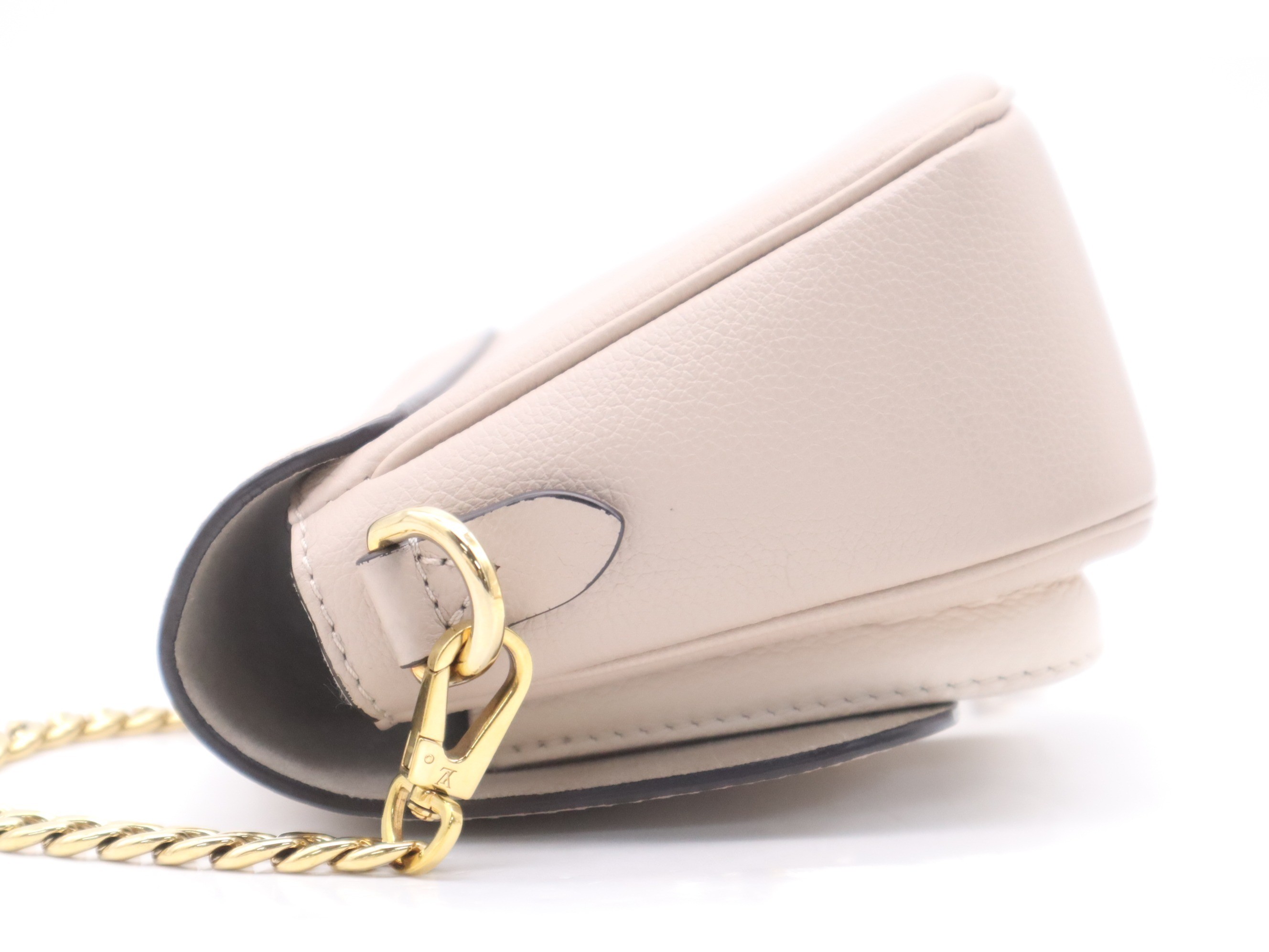 Leather Lockme Tender with shoulder strap and dust bag. — view 3
