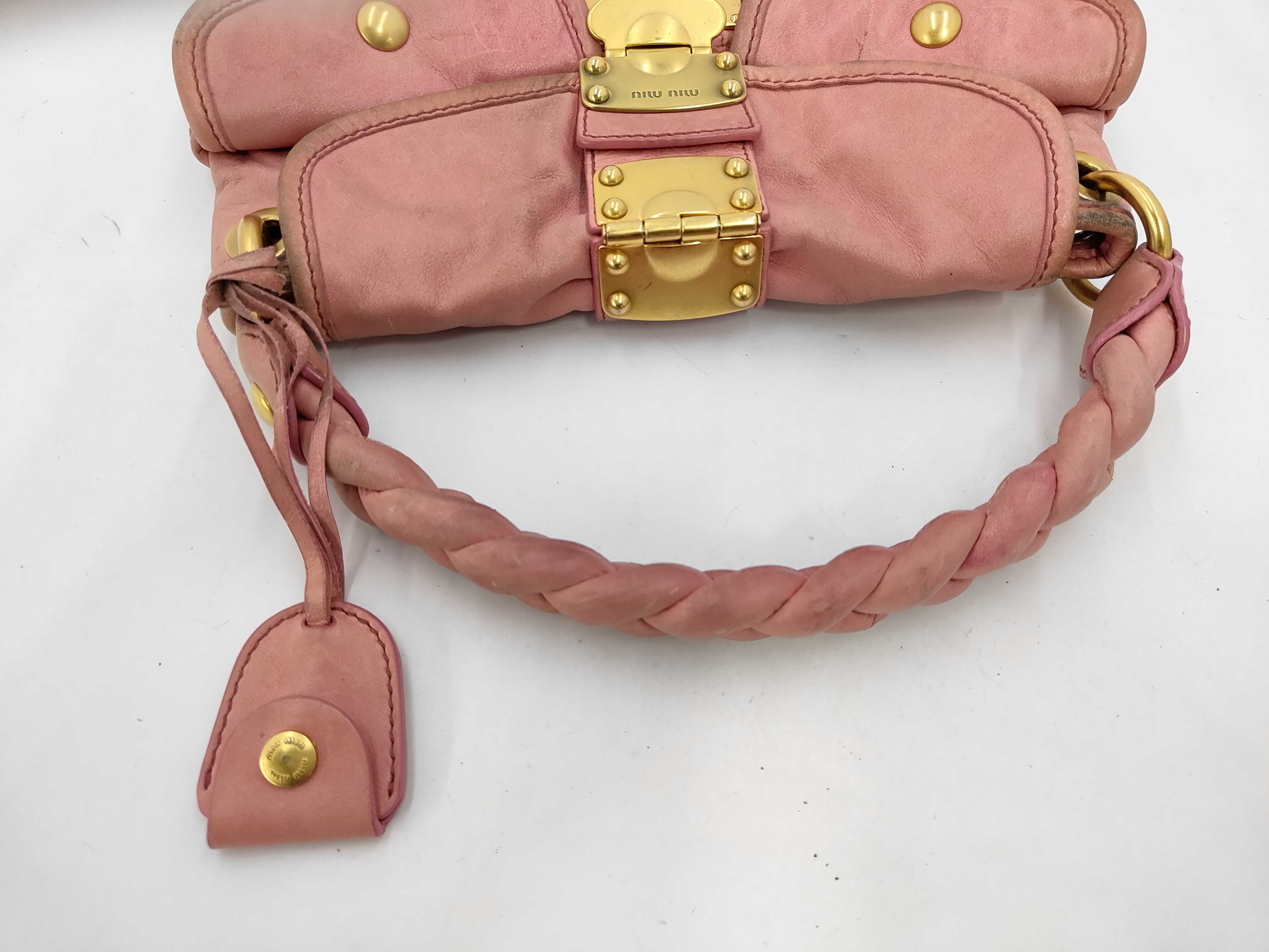 Matelassé One-Shoulder Handbag with Locking Clasp — view 10