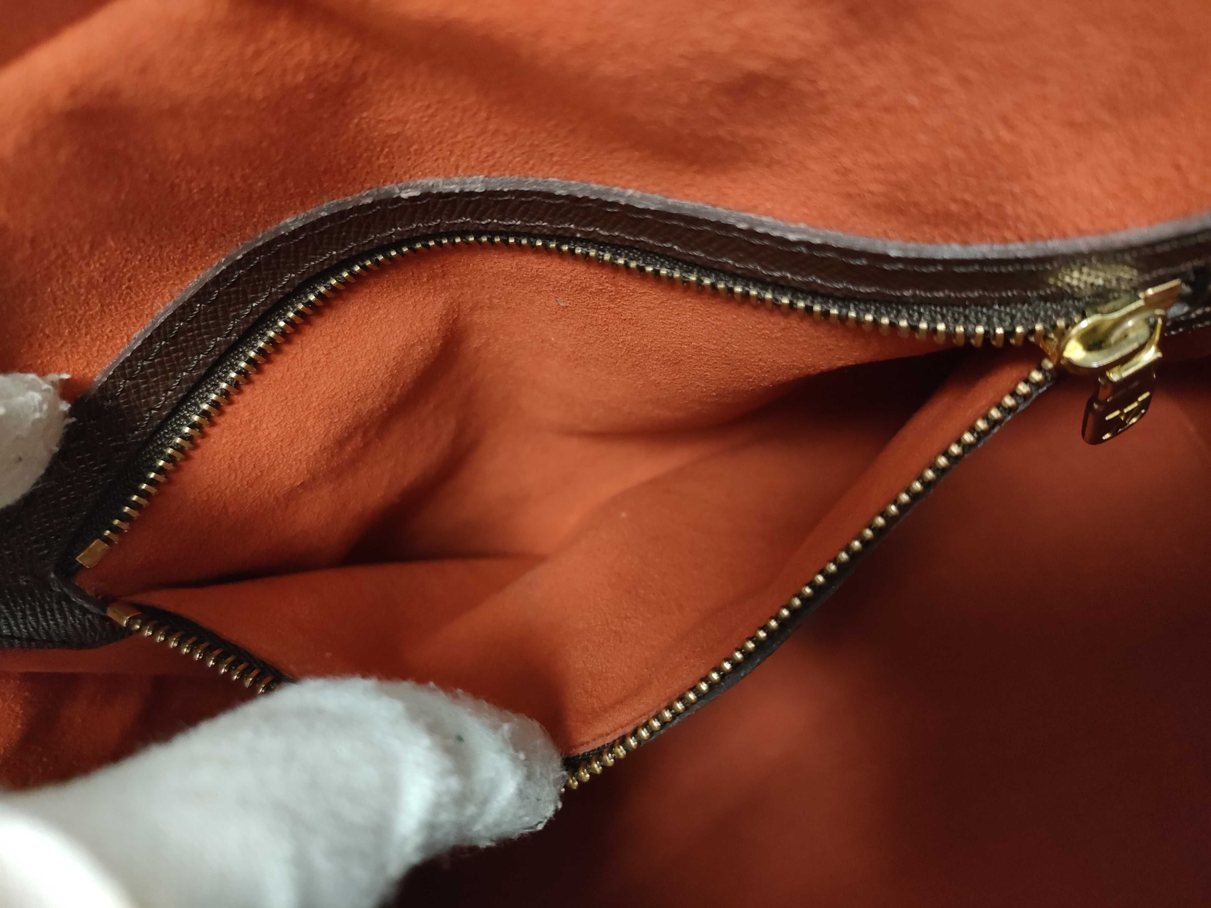 Damier VUITTON Handbag — view 11