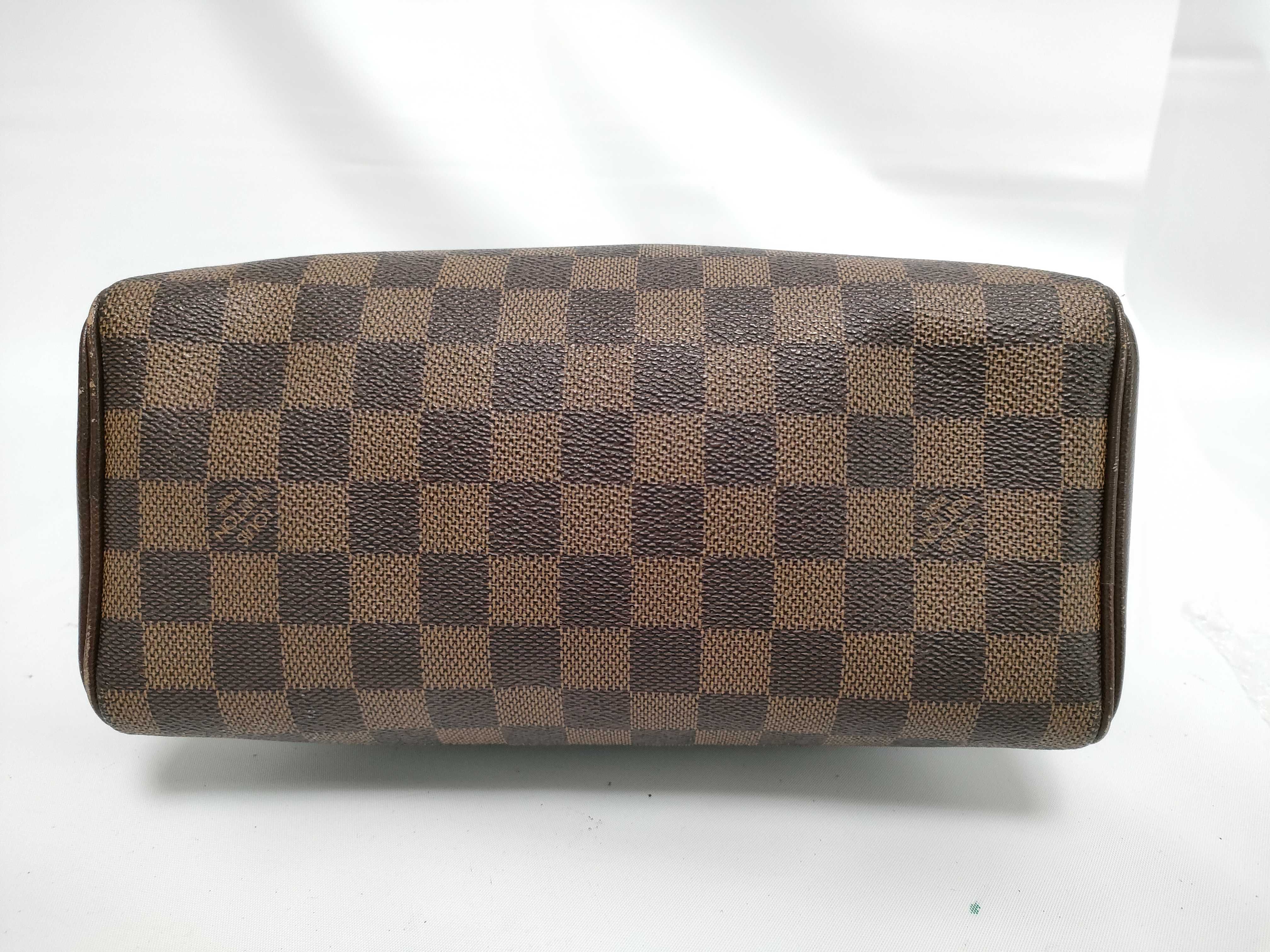 Damier VUITTON Handbag — view 3