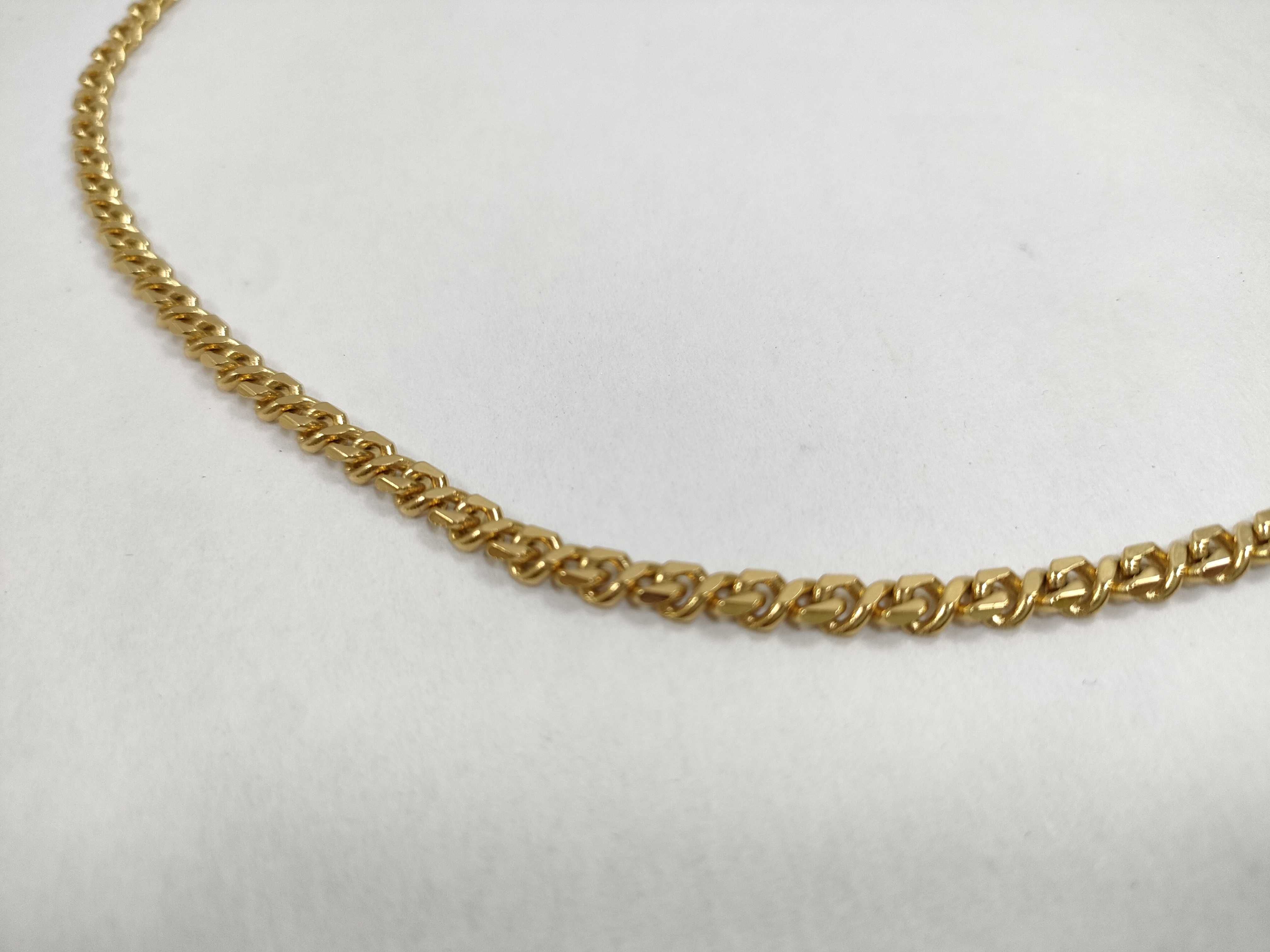 necklace — view 2