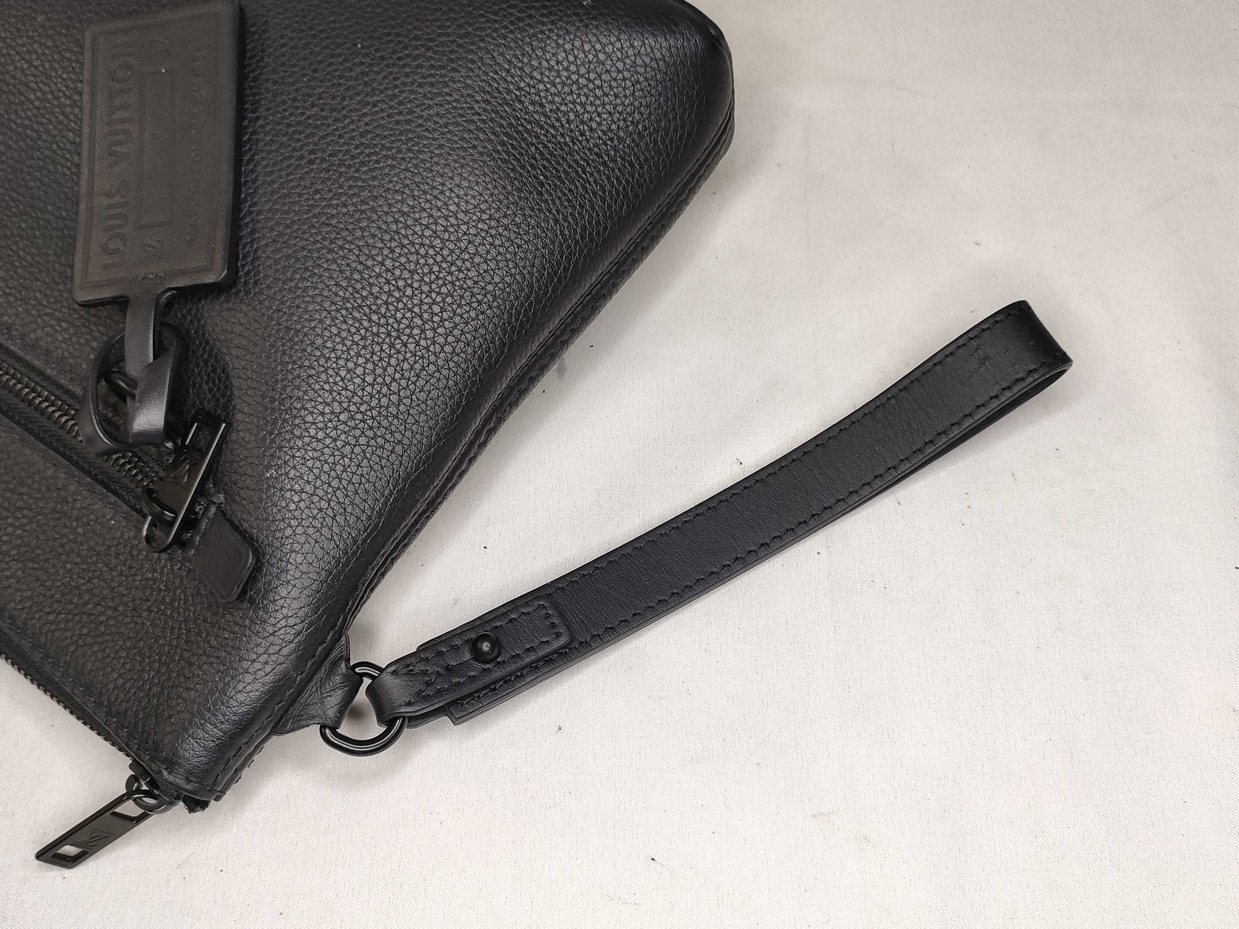 DU- LV Aerogram Pochette iPad M69837 Black Second Bag — view 3