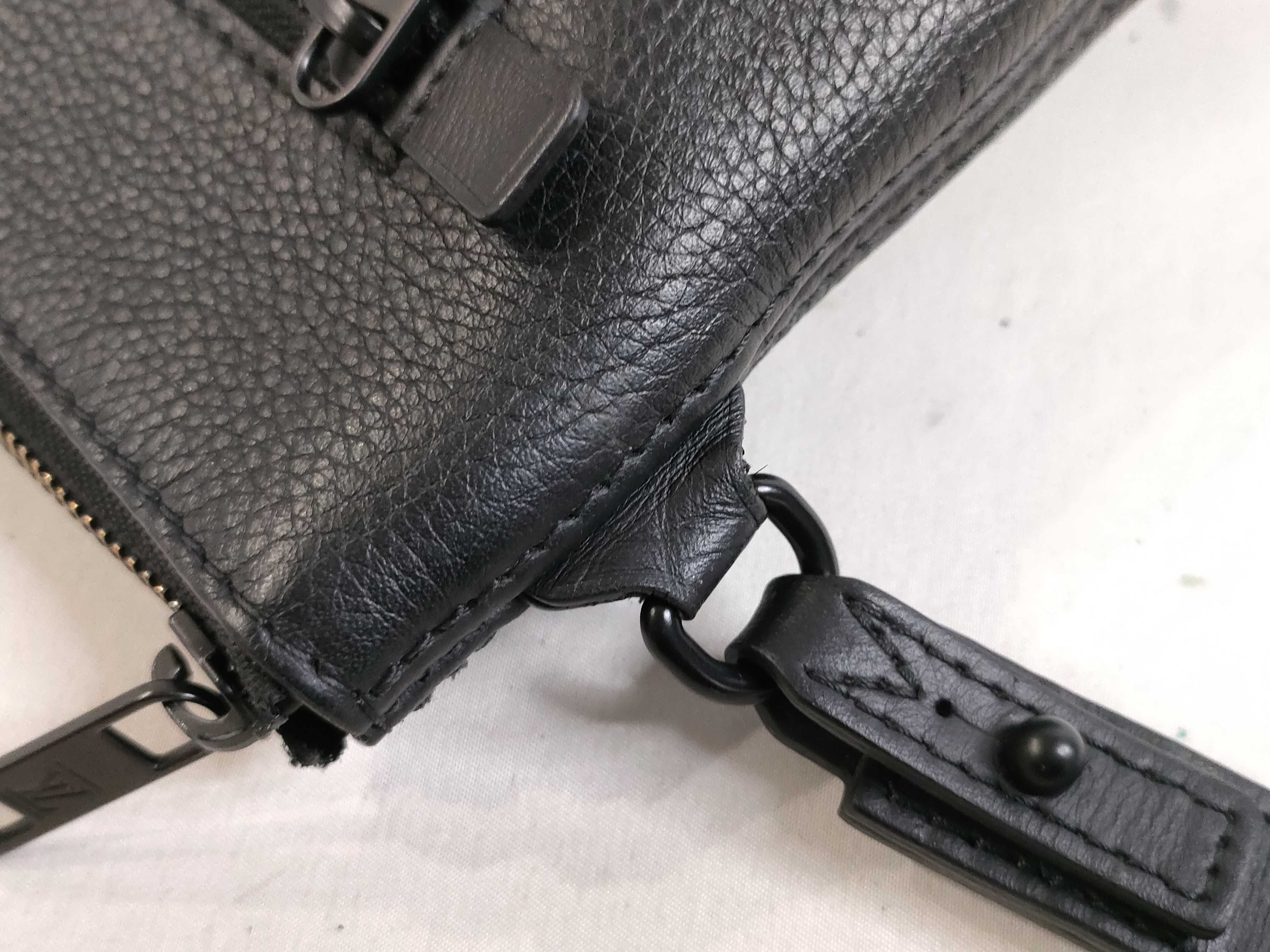 DU- LV Aerogram Pochette iPad M69837 Black Second Bag — view 5
