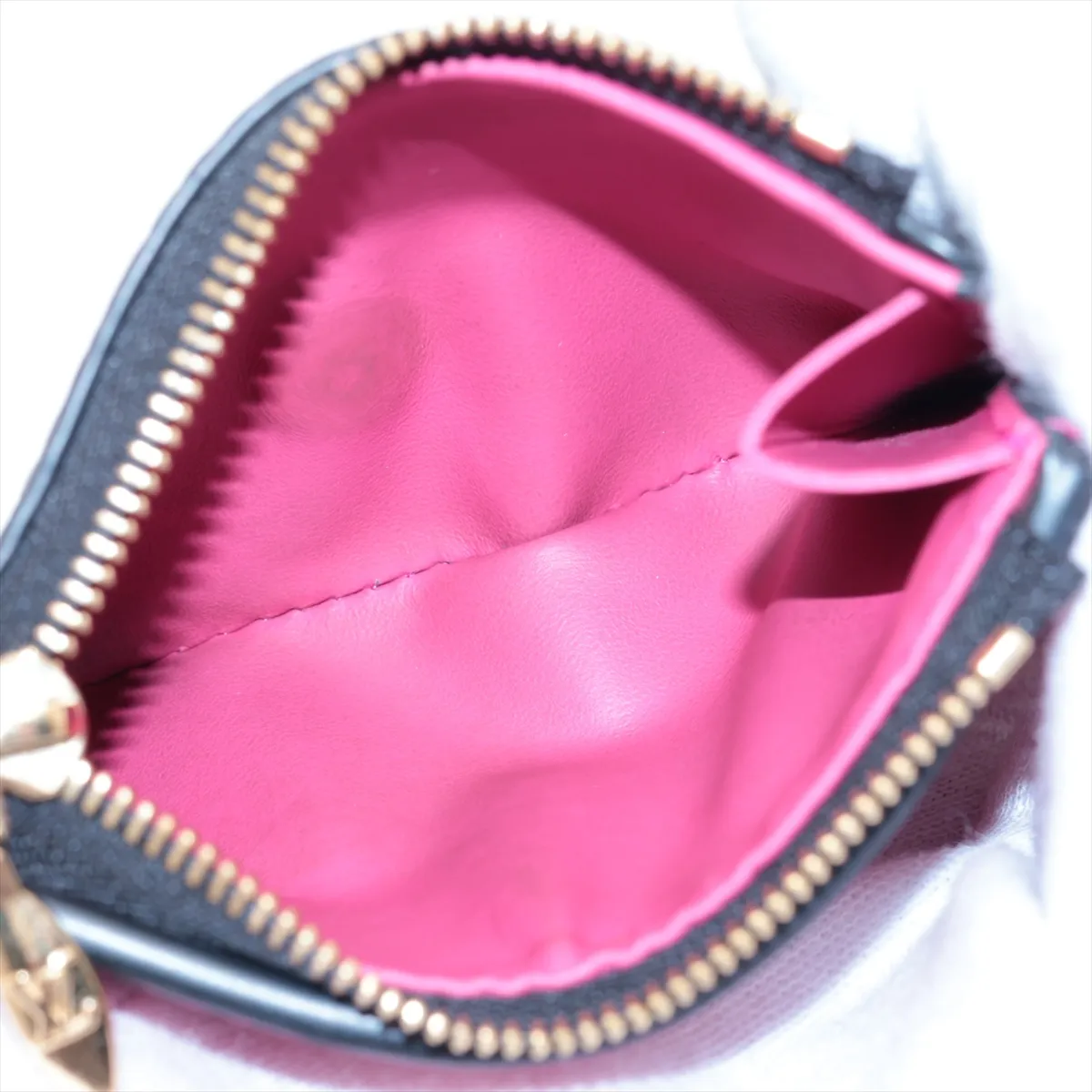 Taurillon Portefeuille Capucines XS M68587 Noir Compact Wallet (RFID detected) — view 6