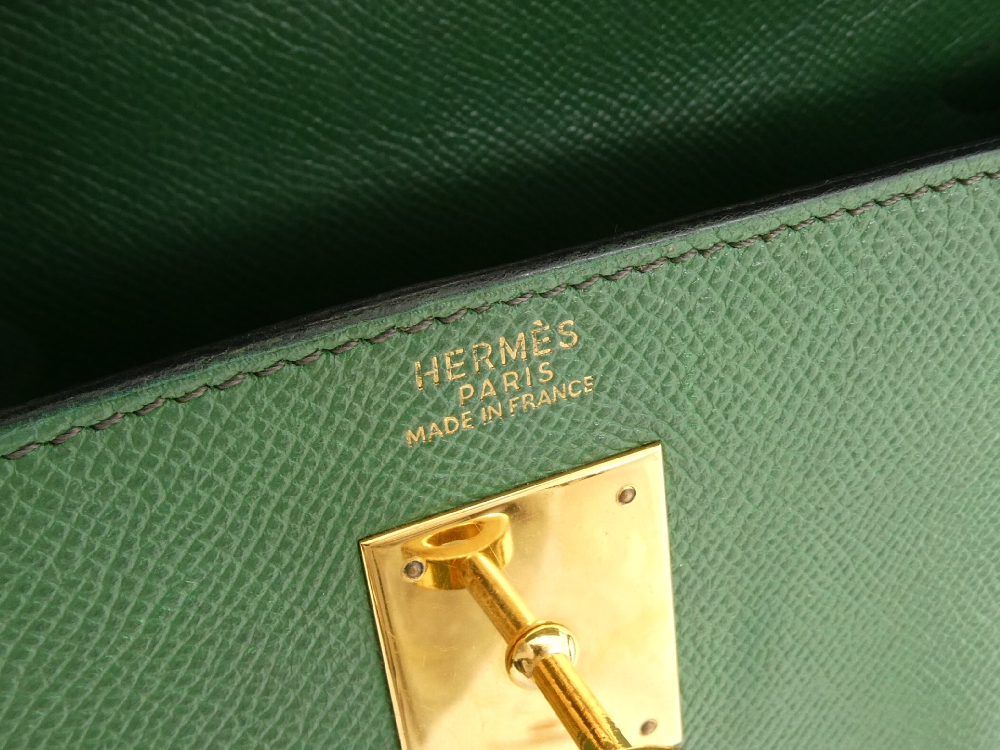 Kelly 32 Courchevel 2-Way Handbag with X Stamp — view 9