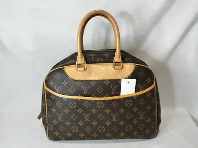 Monogram M47270 Deauville Handbag
