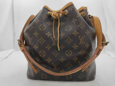LV Petit Noé M42226 Monogram Shoulder Bag