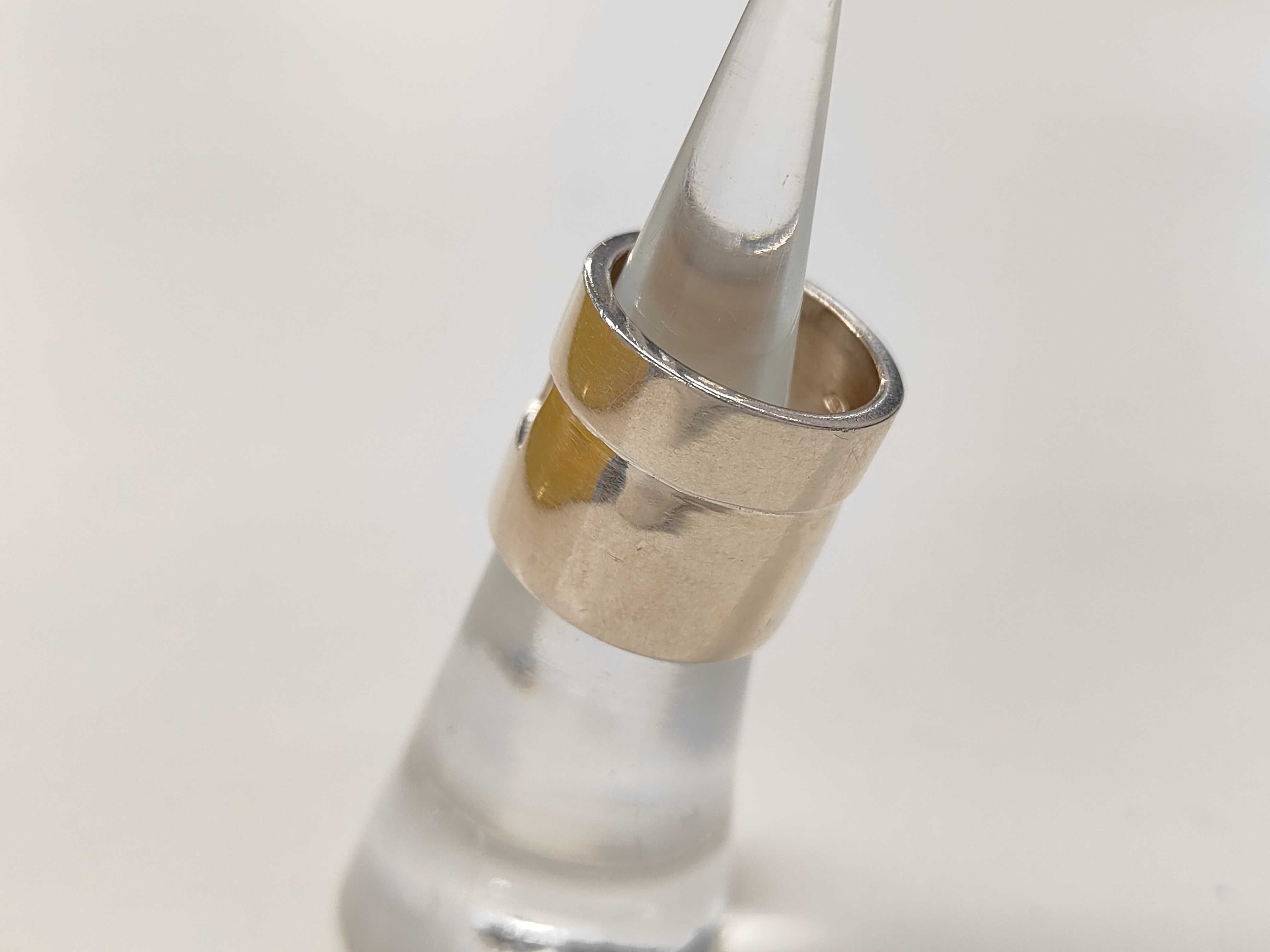 logo ring — view 2