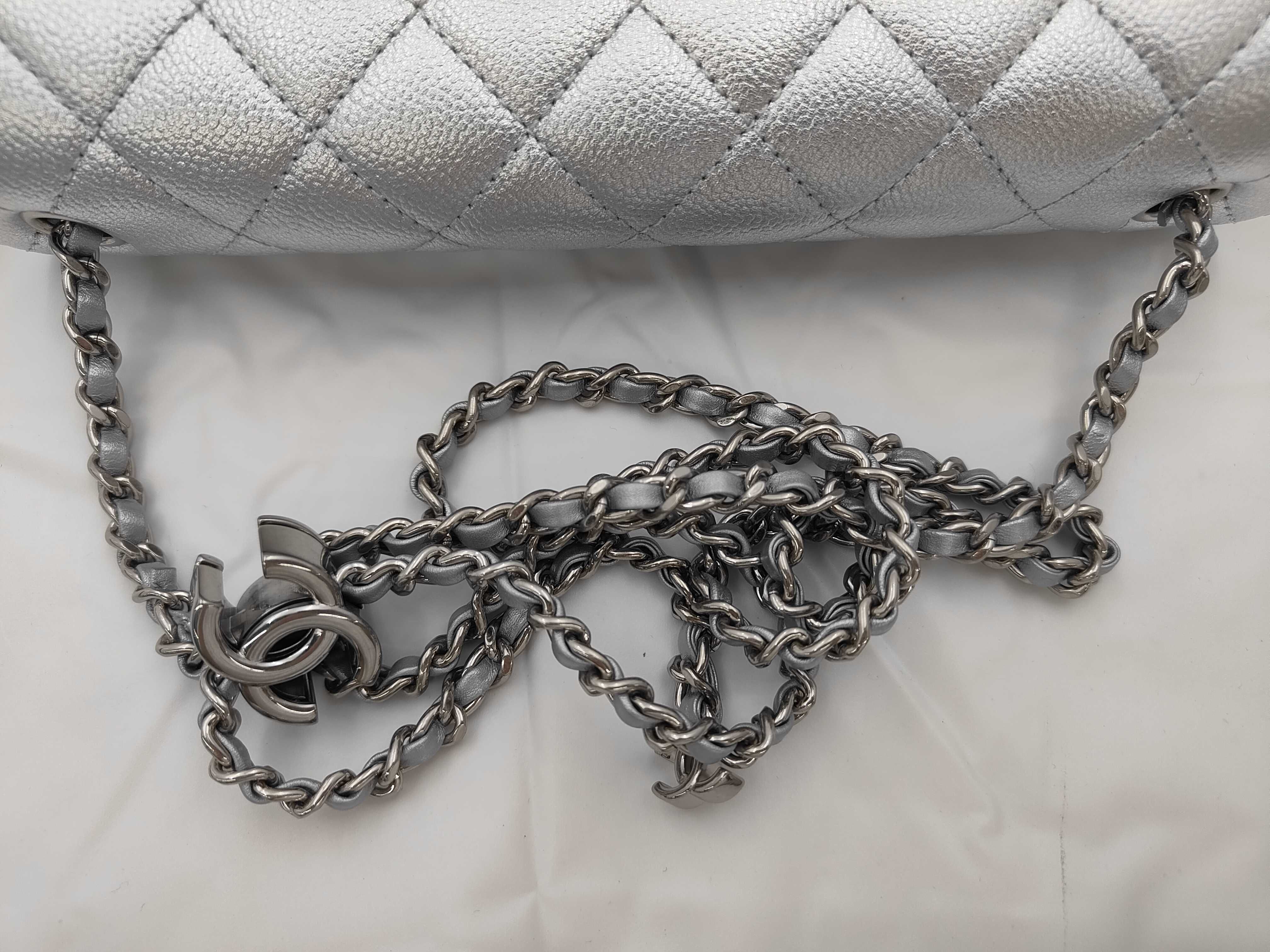 Single Flap Caviar Silver Shoulder Bag — view 3
