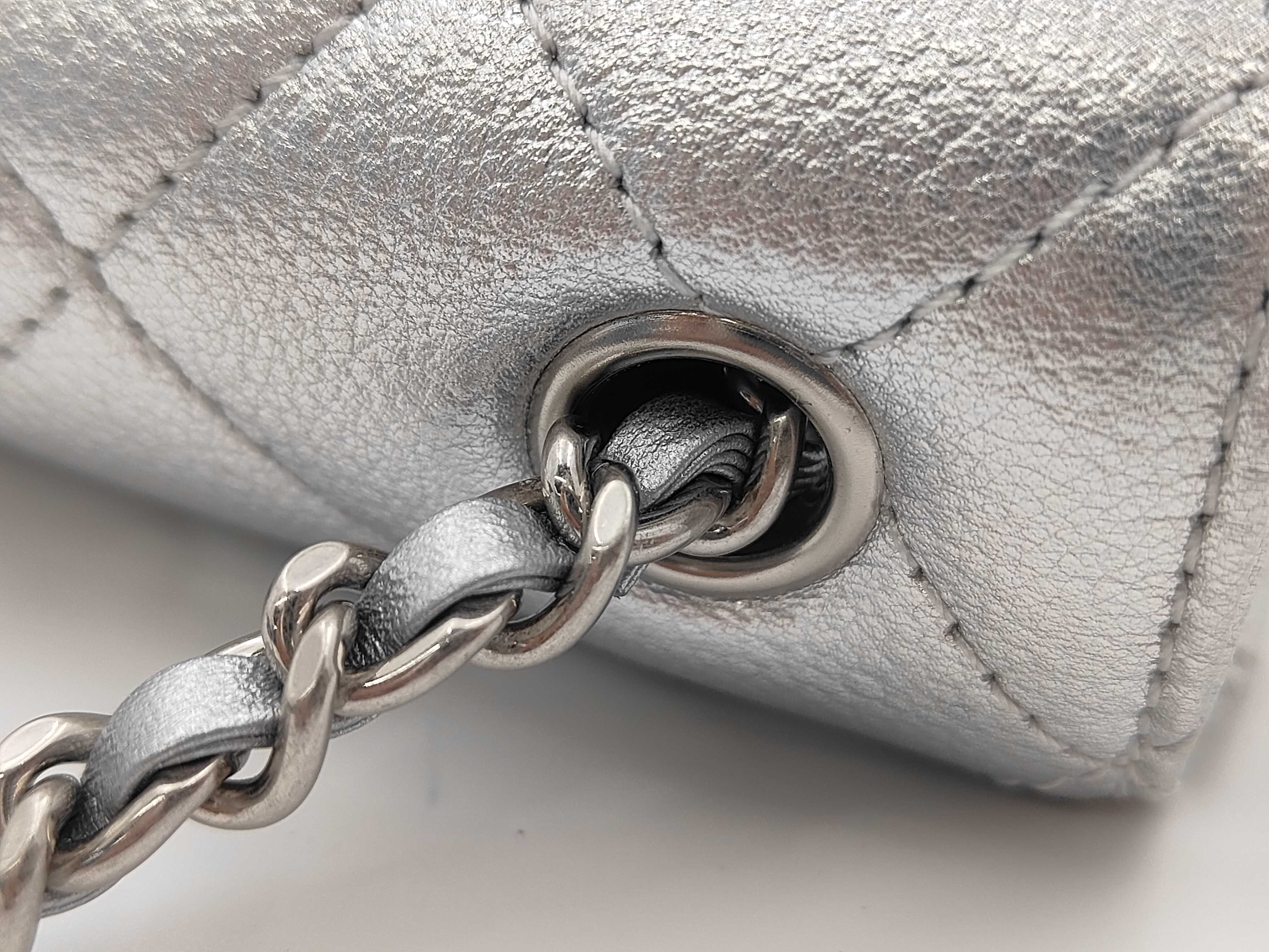 Single Flap Caviar Silver Shoulder Bag — view 5