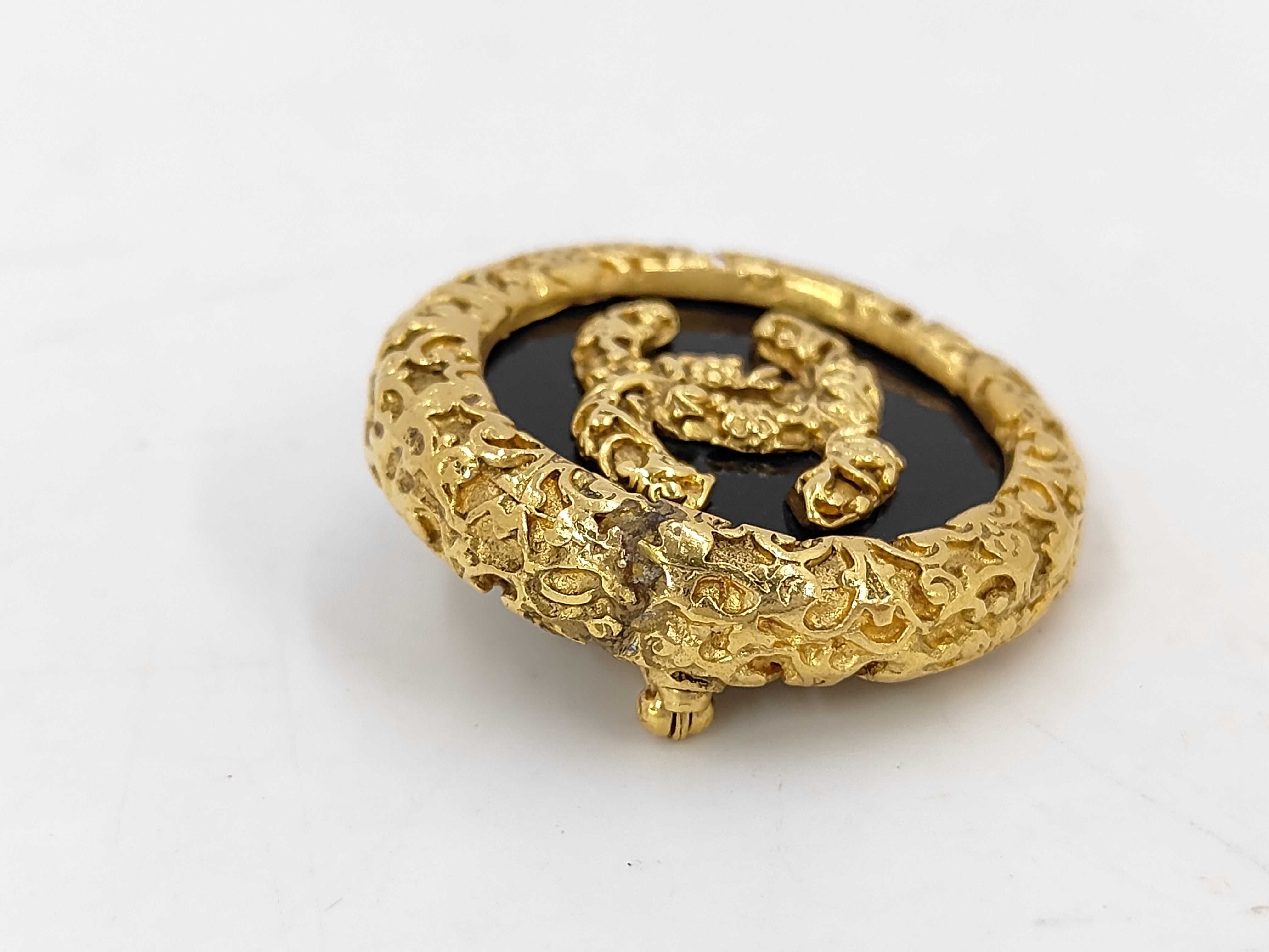 Lava Coco Mark Gold Black Brooch 93A — view 6