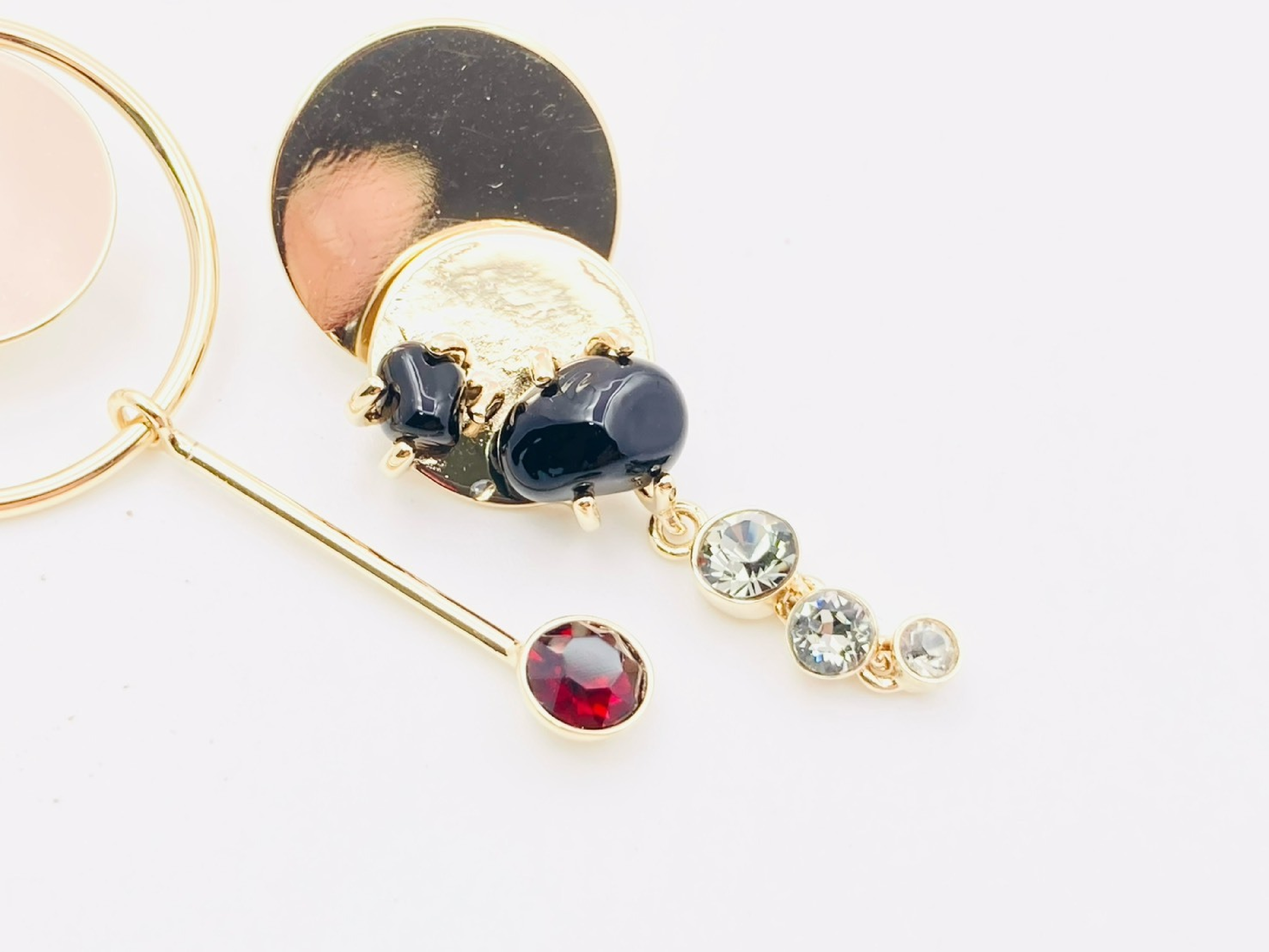 Colored Stone x Rhinestone Round Circle Asymmetrical Swing Earrings — view 5