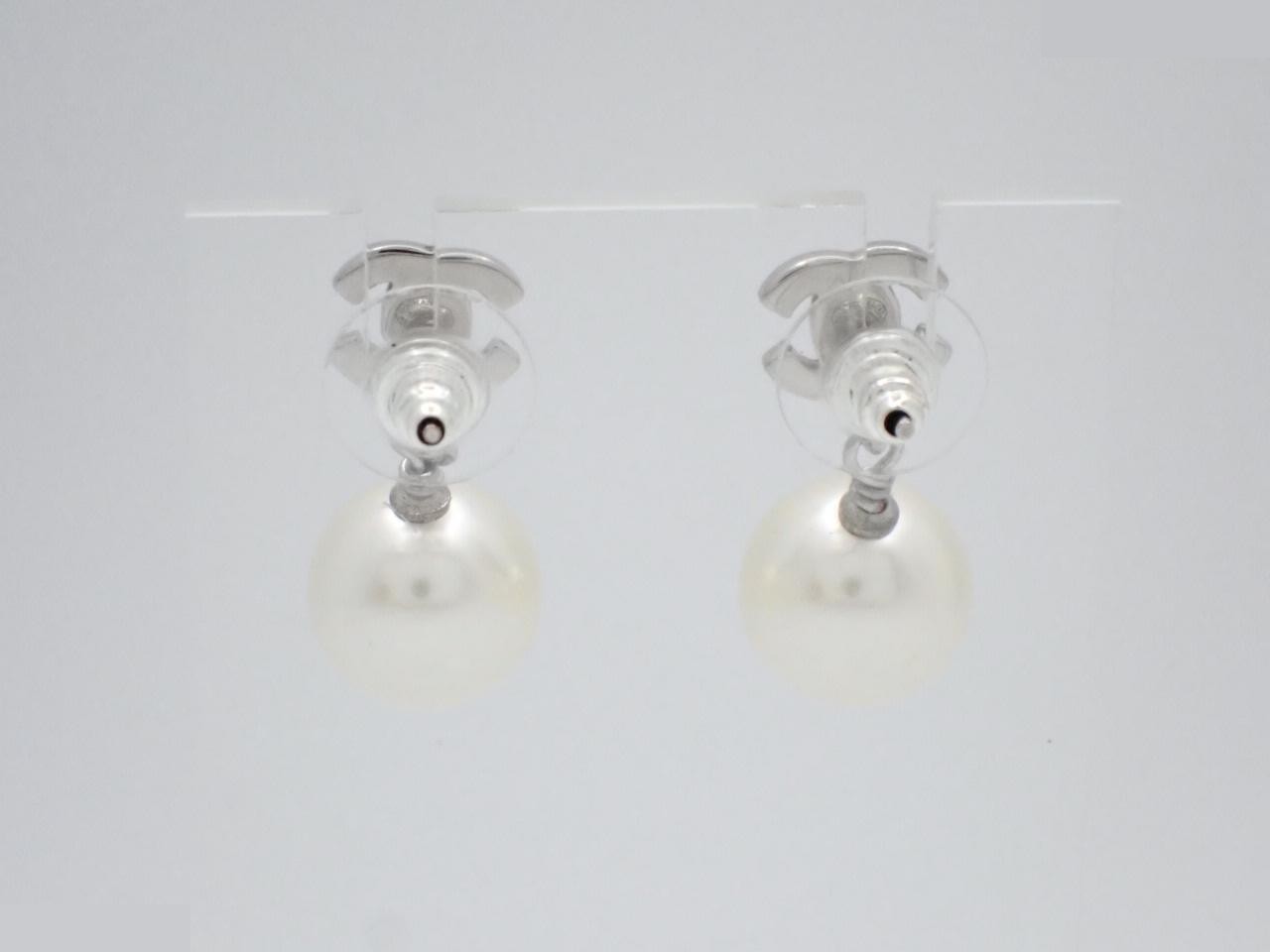 Earrings, Coco Mark, Pearl — view 2