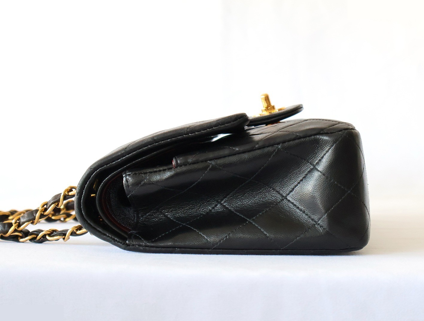 Matelassé 25 Lambskin Double Flap Double Chain Shoulder Bag, Black — view 7