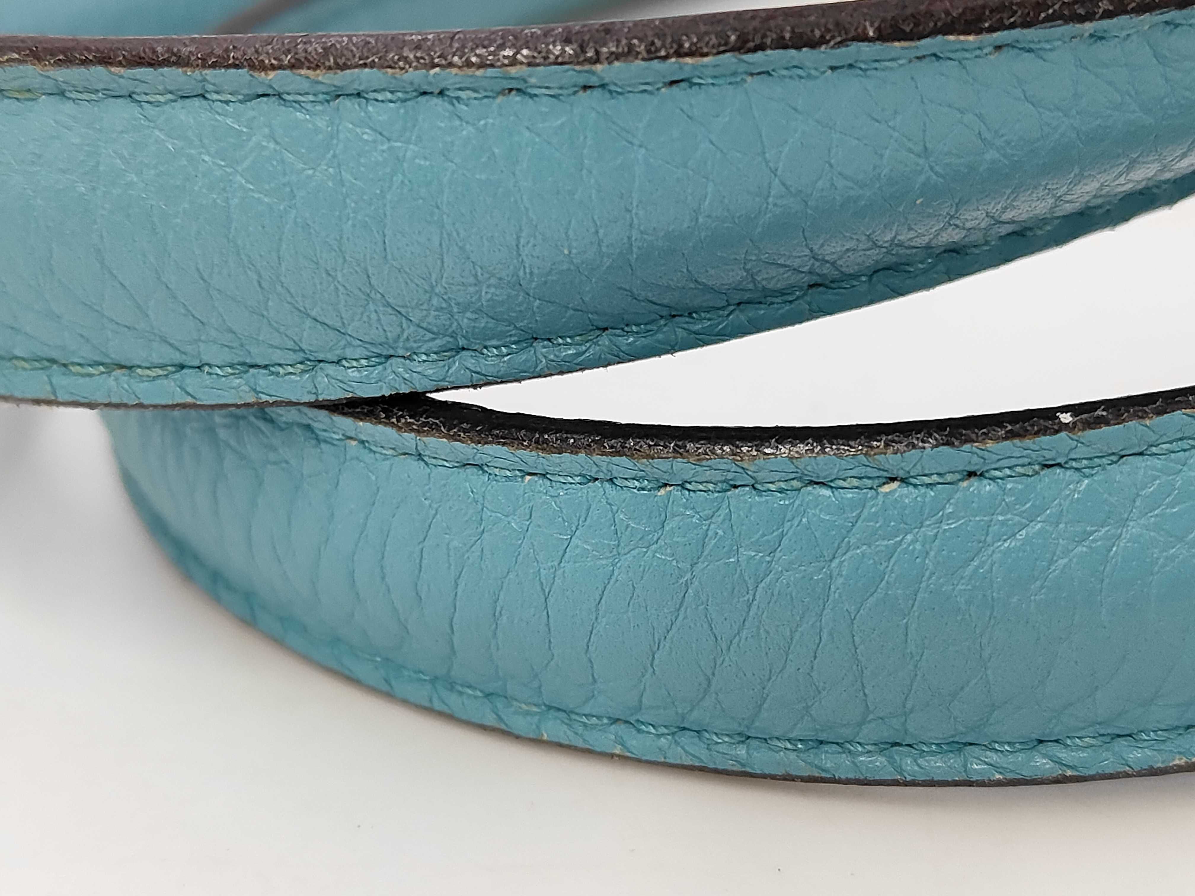 Victoria 35 Boston bag in Taurillon Clemence leather, blue tones, with silver hardware and T-stamp. — view 4