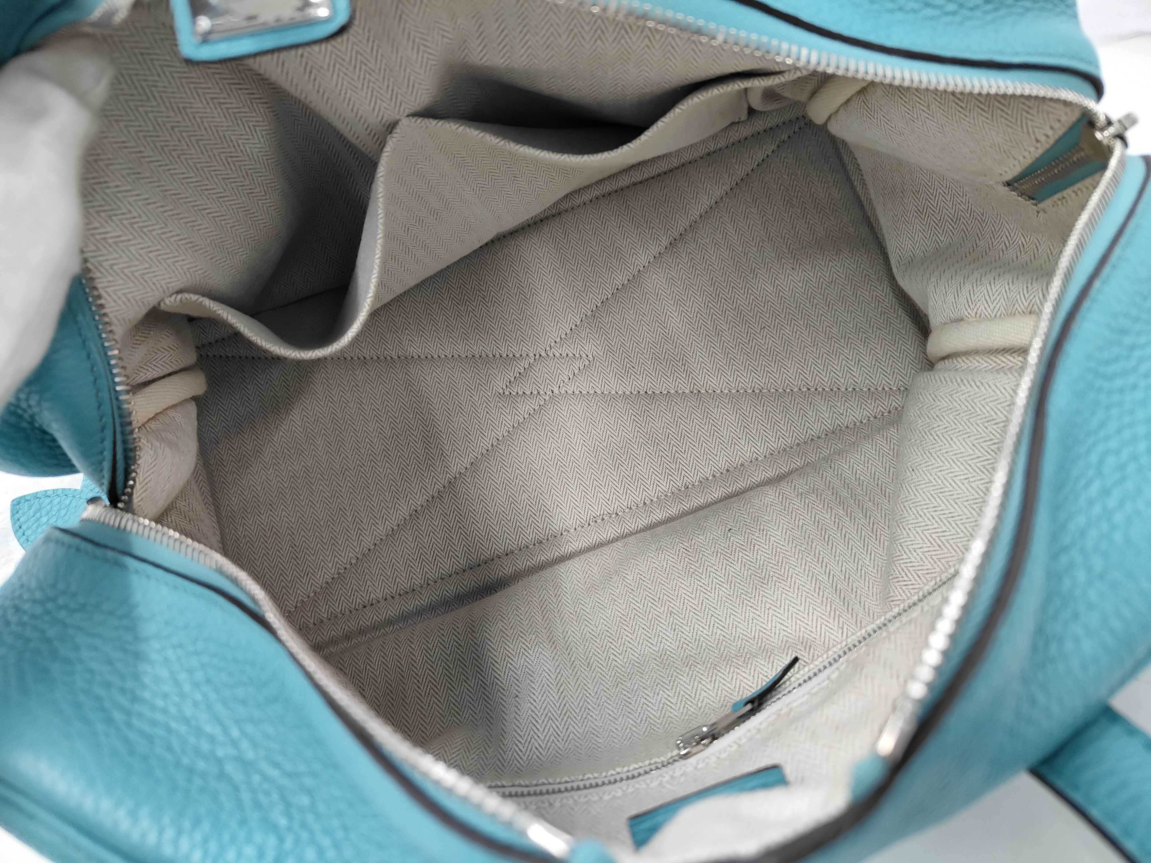 Victoria 35 Boston bag in Taurillon Clemence leather, blue tones, with silver hardware and T-stamp. — view 9