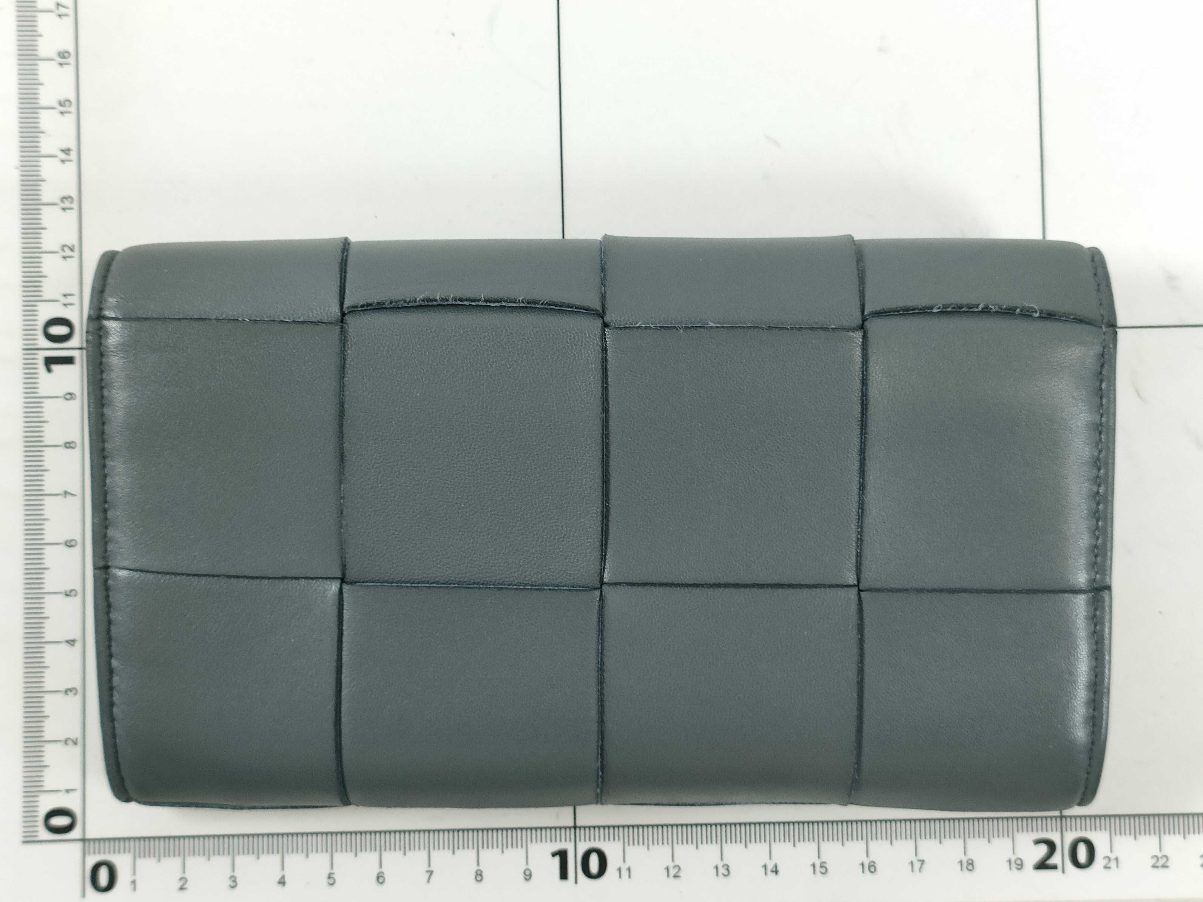 Intrecciato Maxi Intrecciato Cassette Gray Wallet — view 2