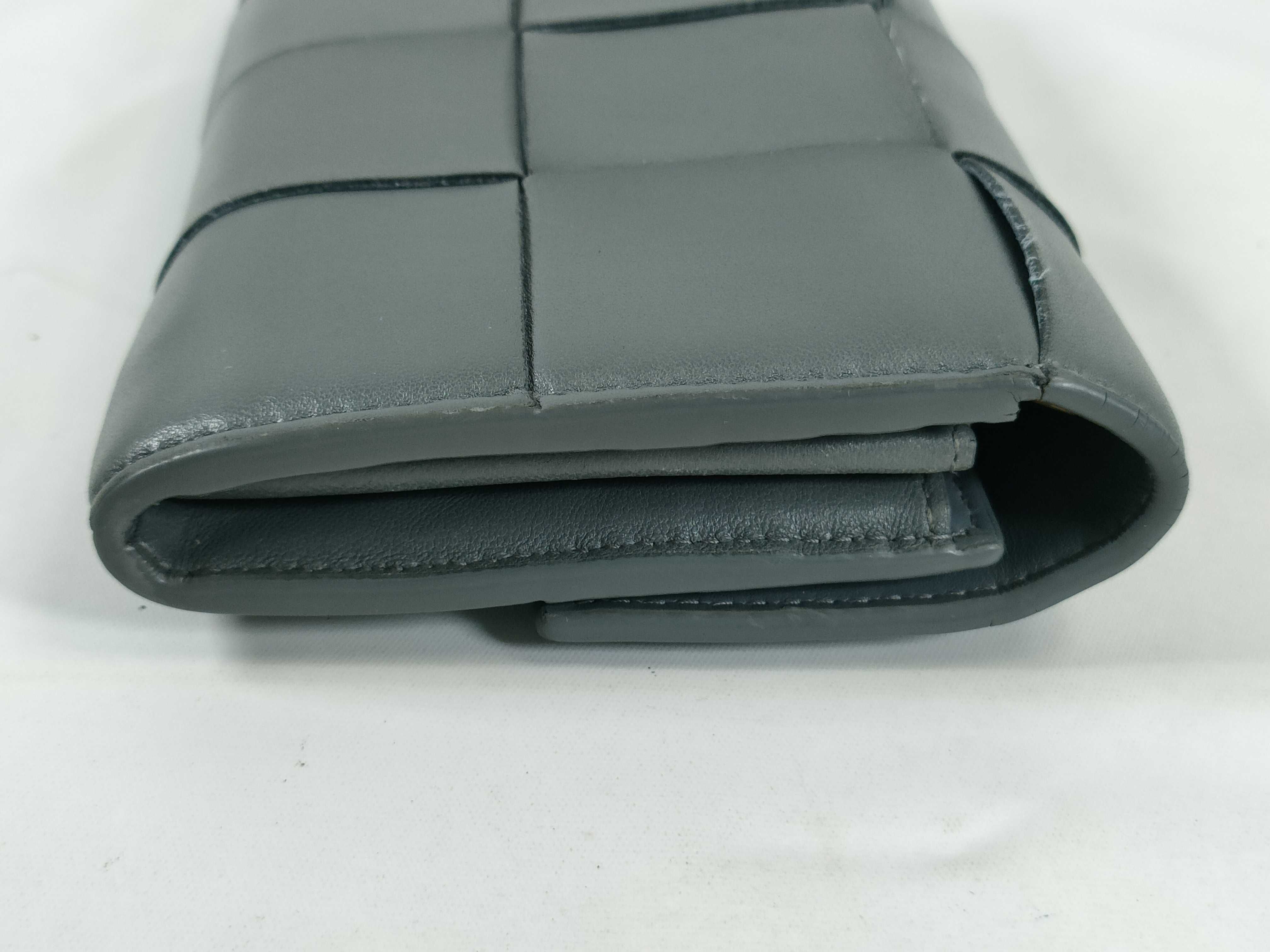 Intrecciato Maxi Intrecciato Cassette Gray Wallet — view 4