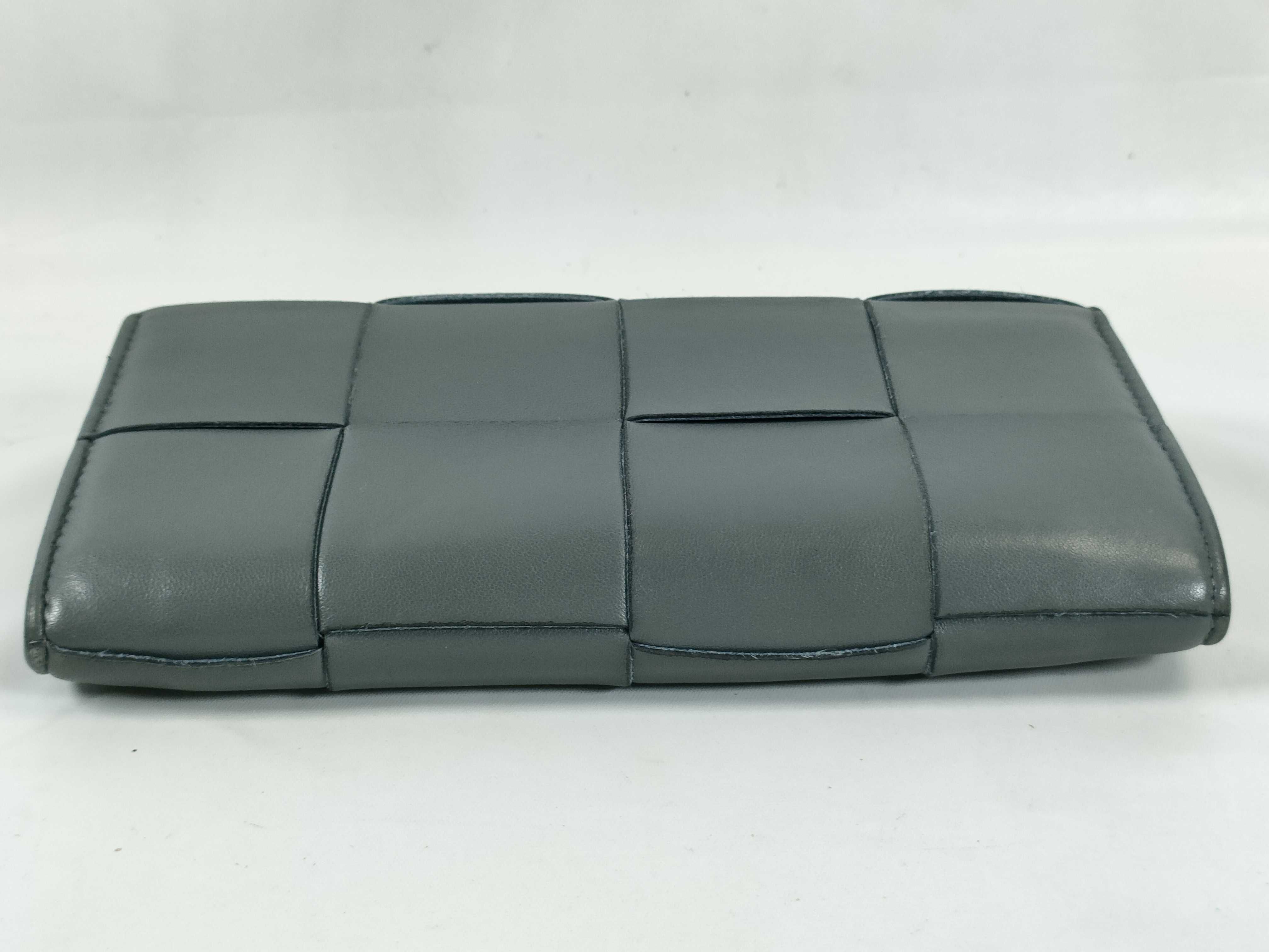 Intrecciato Maxi Intrecciato Cassette Gray Wallet — view 7