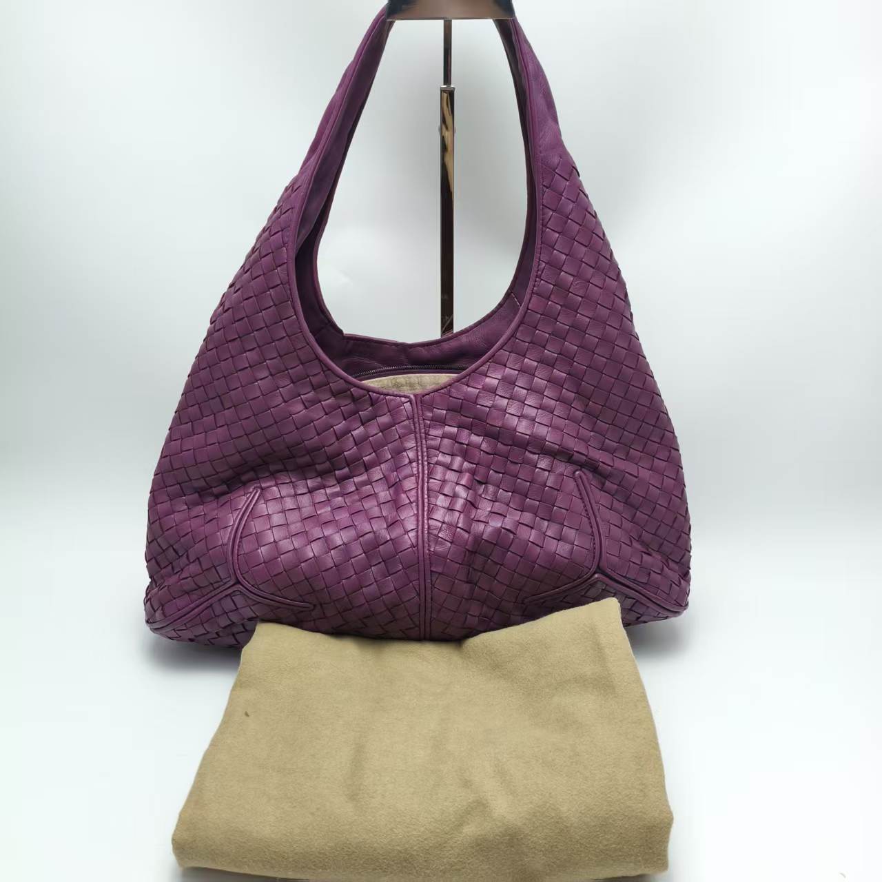 【*Shipped from: China*】BOTTEGA VENETA Lambskin Handbag — view 2